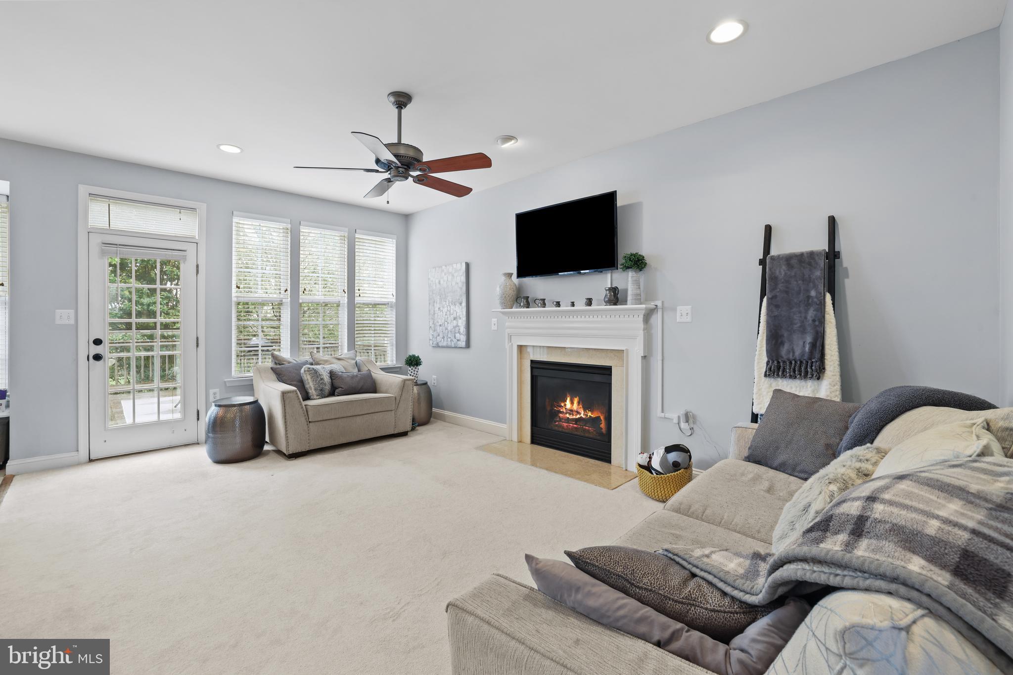 POTOMAC CROSSING - Residential