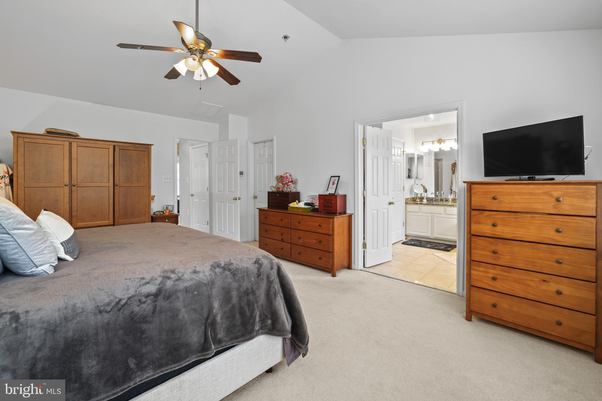 POTOMAC CROSSING - Residential