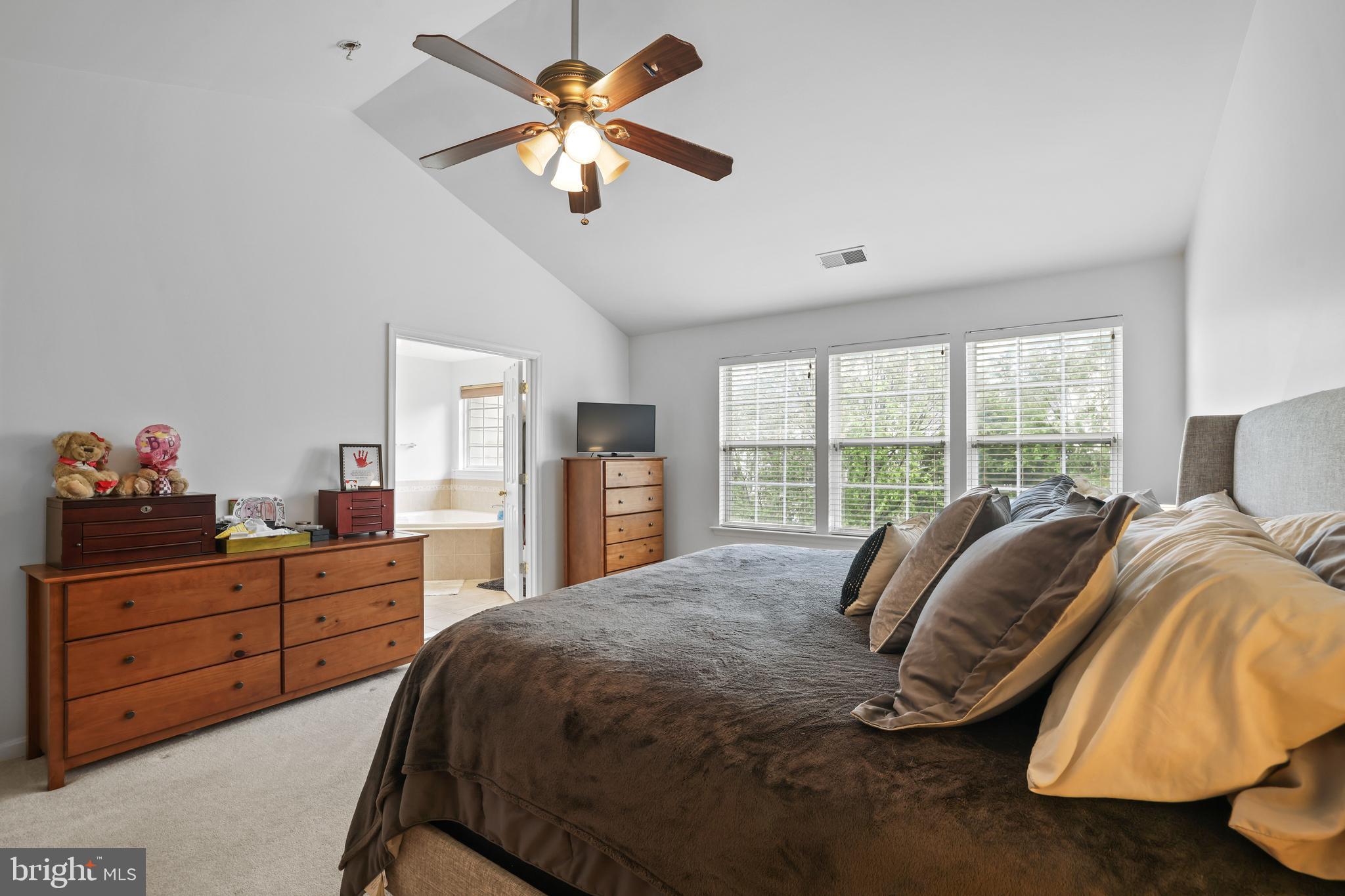 POTOMAC CROSSING - Residential