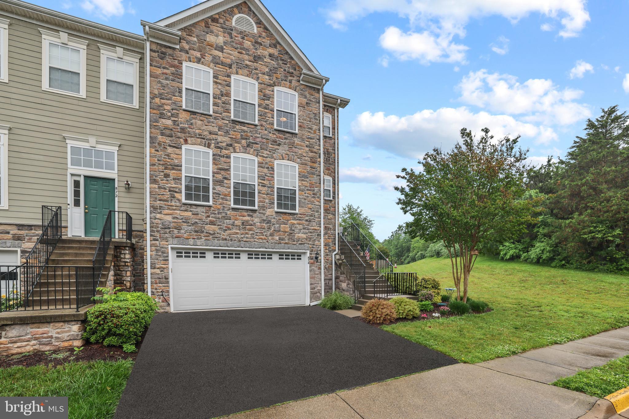 POTOMAC CROSSING - Residential