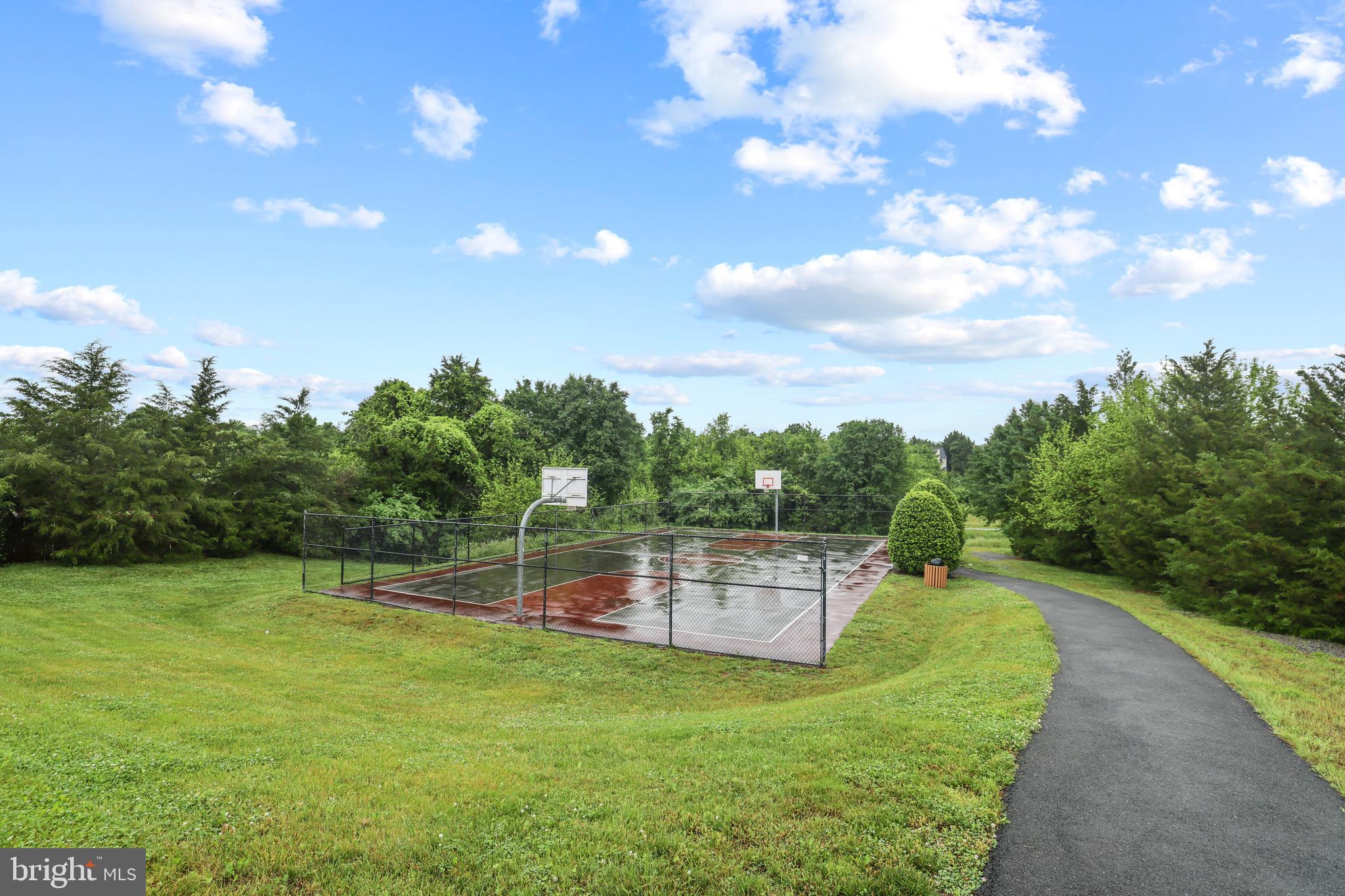 POTOMAC CROSSING - Residential