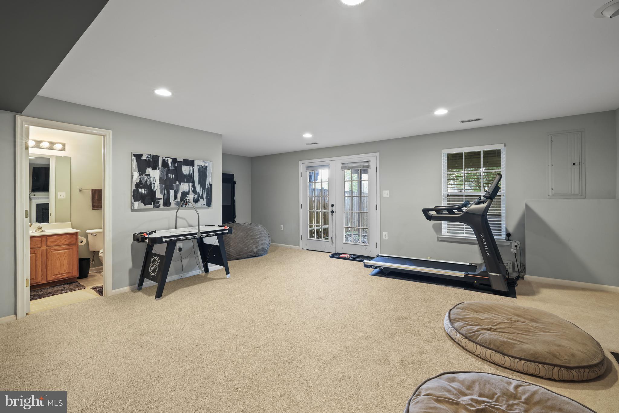 POTOMAC CROSSING - Residential