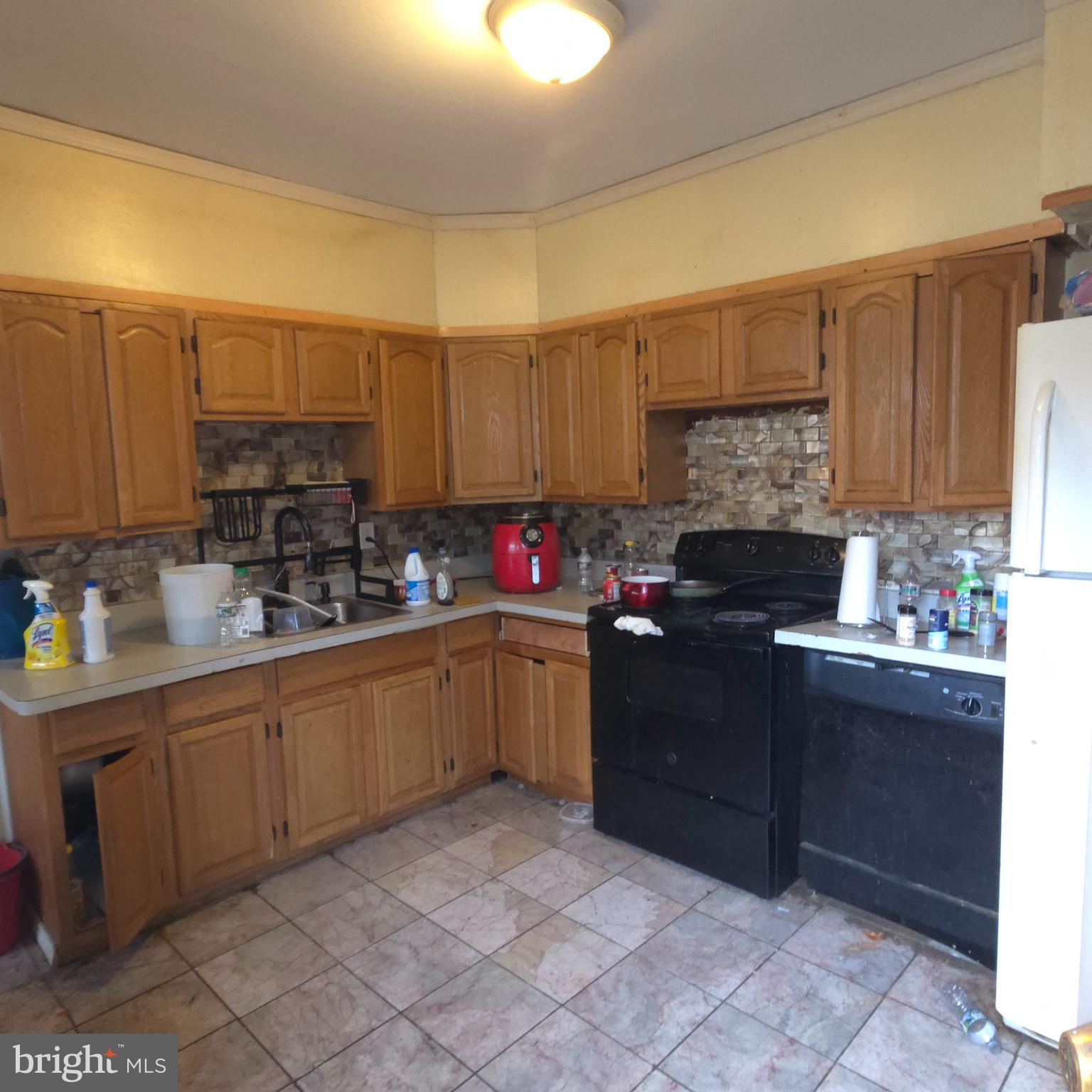 PHILADELPHIA (SOUTHWEST) - Residential