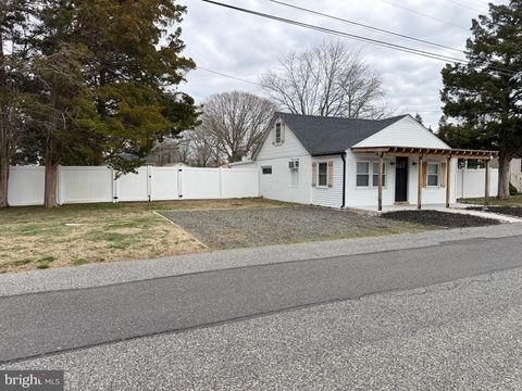 Homes For Sale - 25 Matthews Avenue<br/> Cape May County, VILLAS, NJ 08251