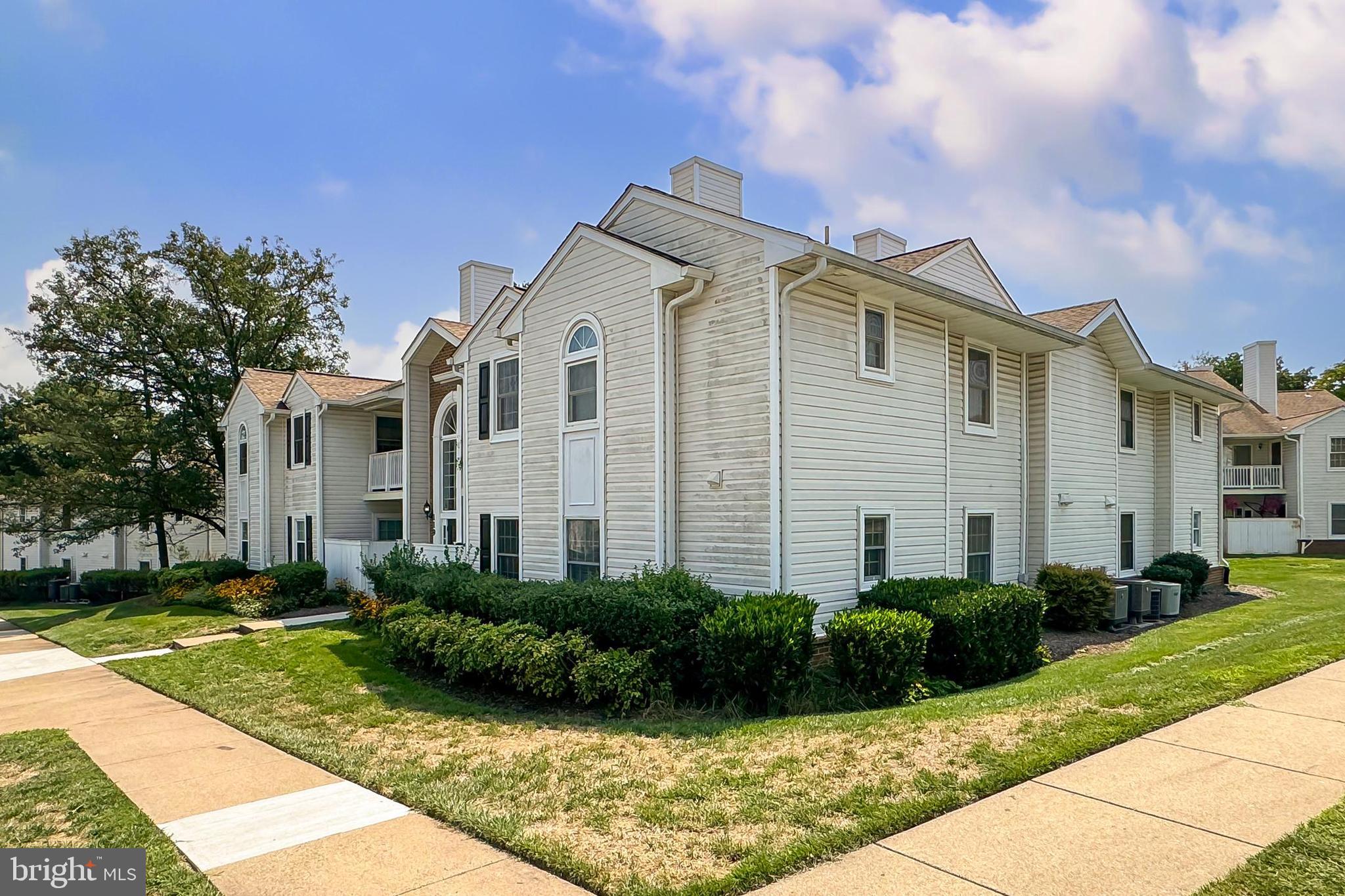 VILLAS AT COUNTRYSIDE - Residential