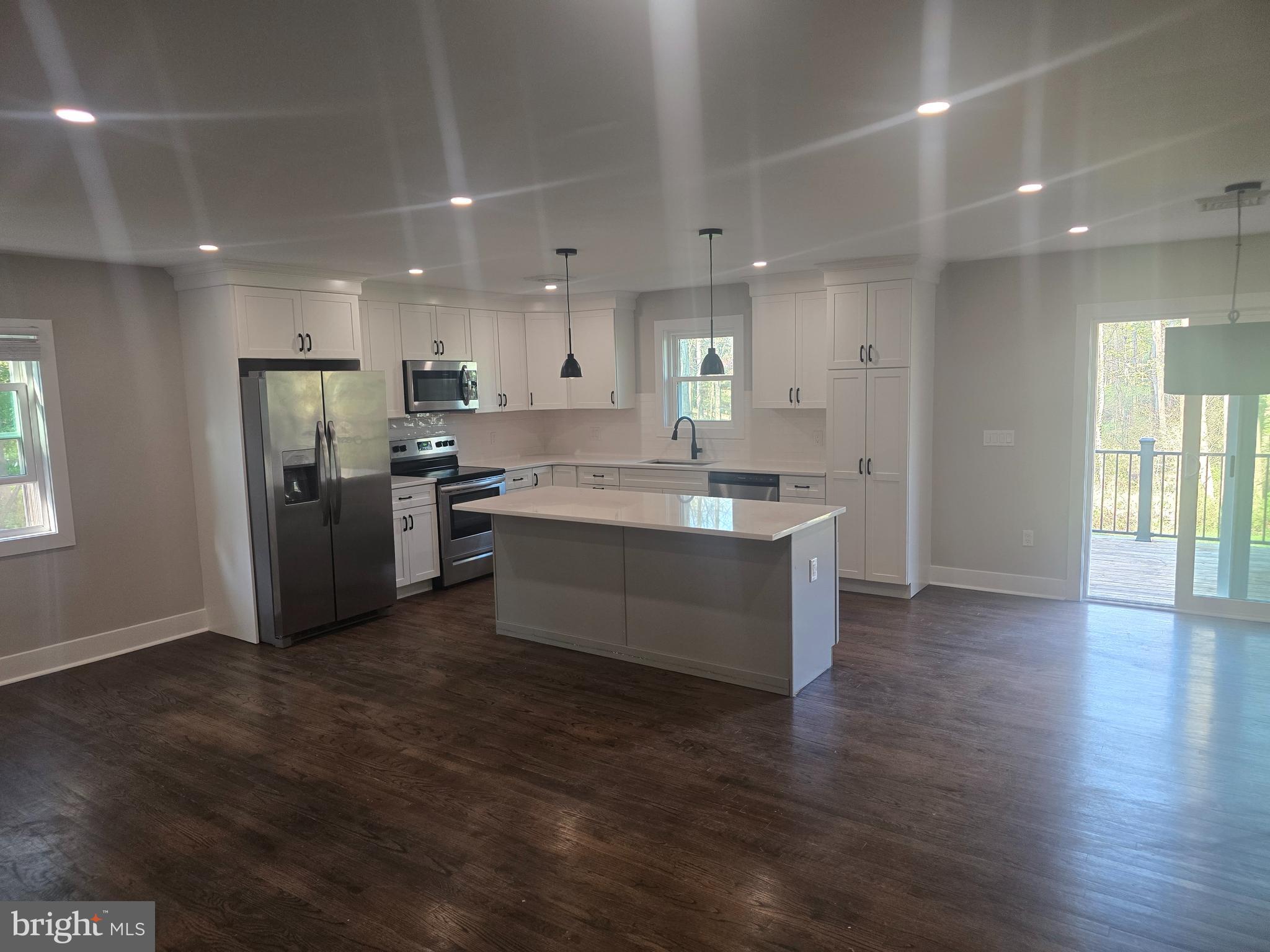 PEBBLE HILL - Residential