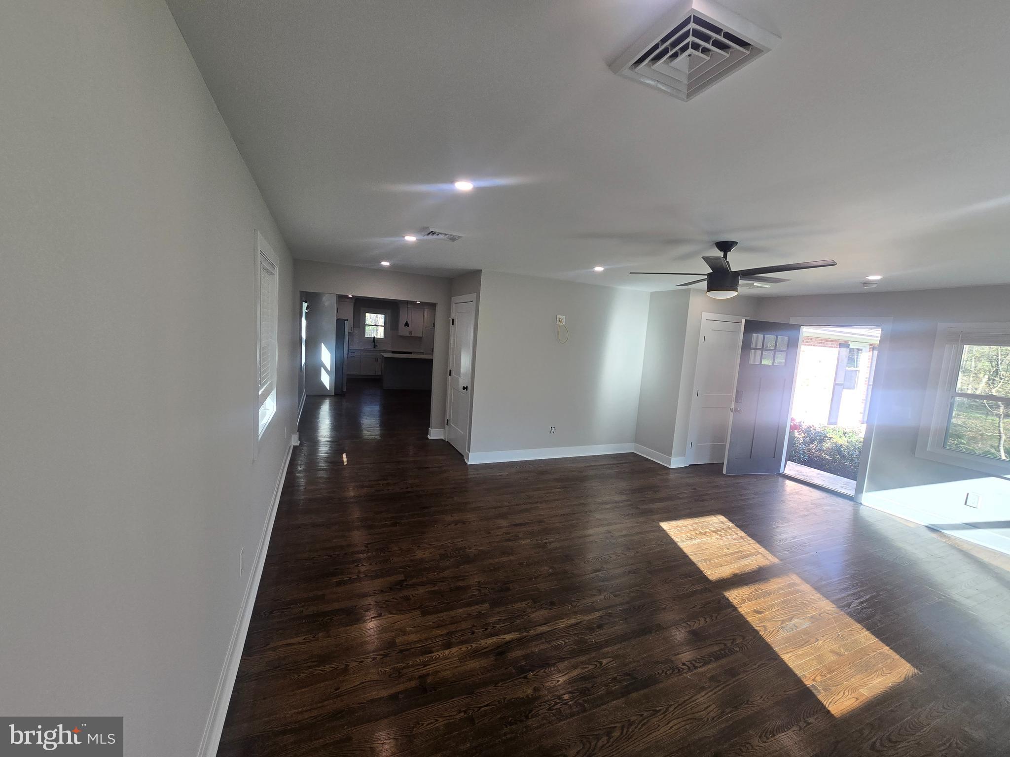 PEBBLE HILL - Residential