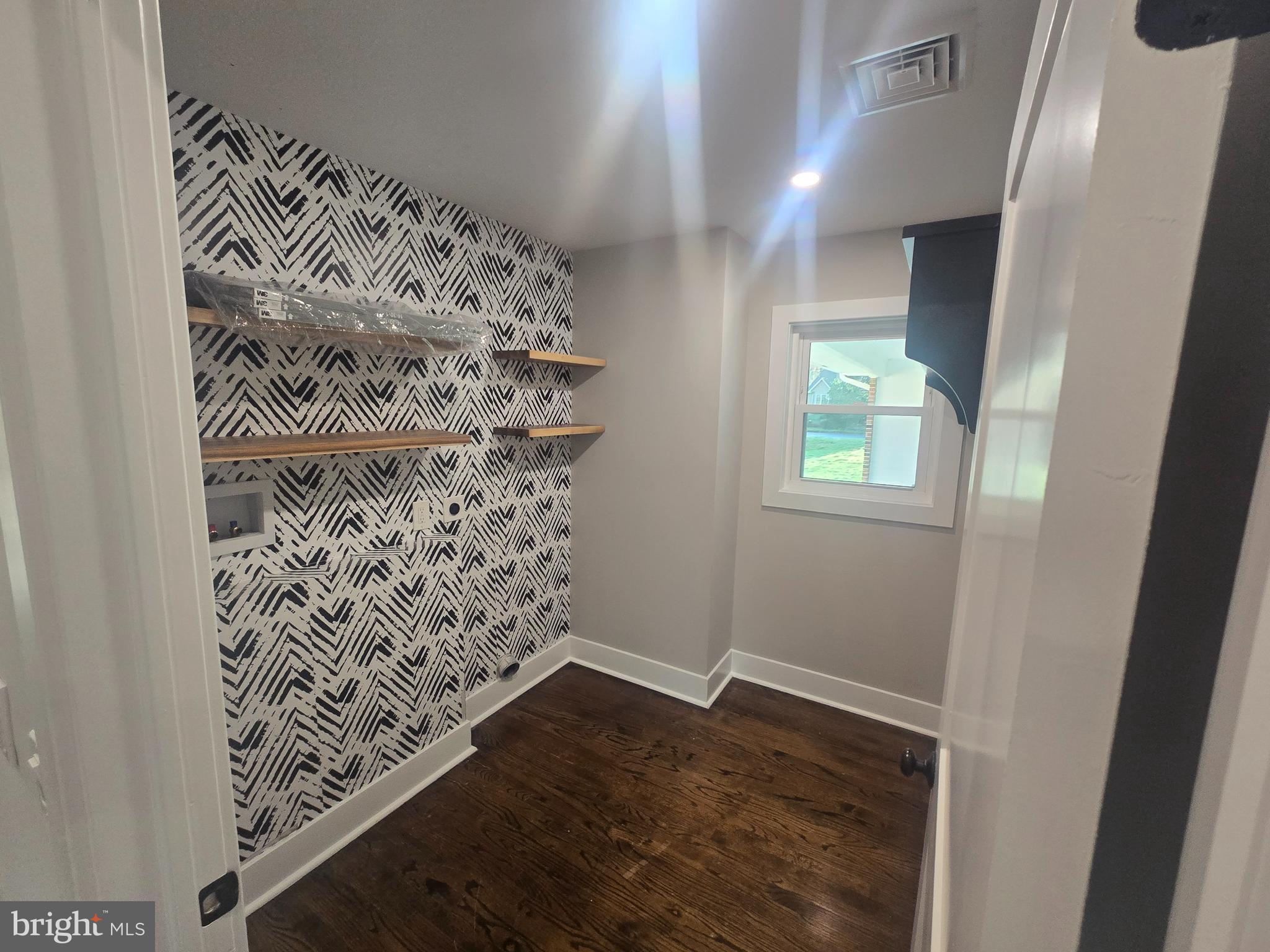 PEBBLE HILL - Residential