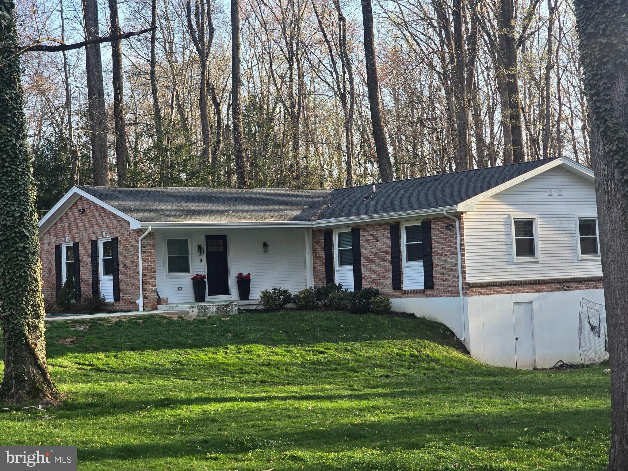 PEBBLE HILL - Residential