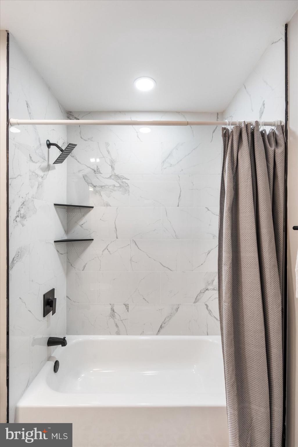 HARBOR VALLEY ESTATES - Residential