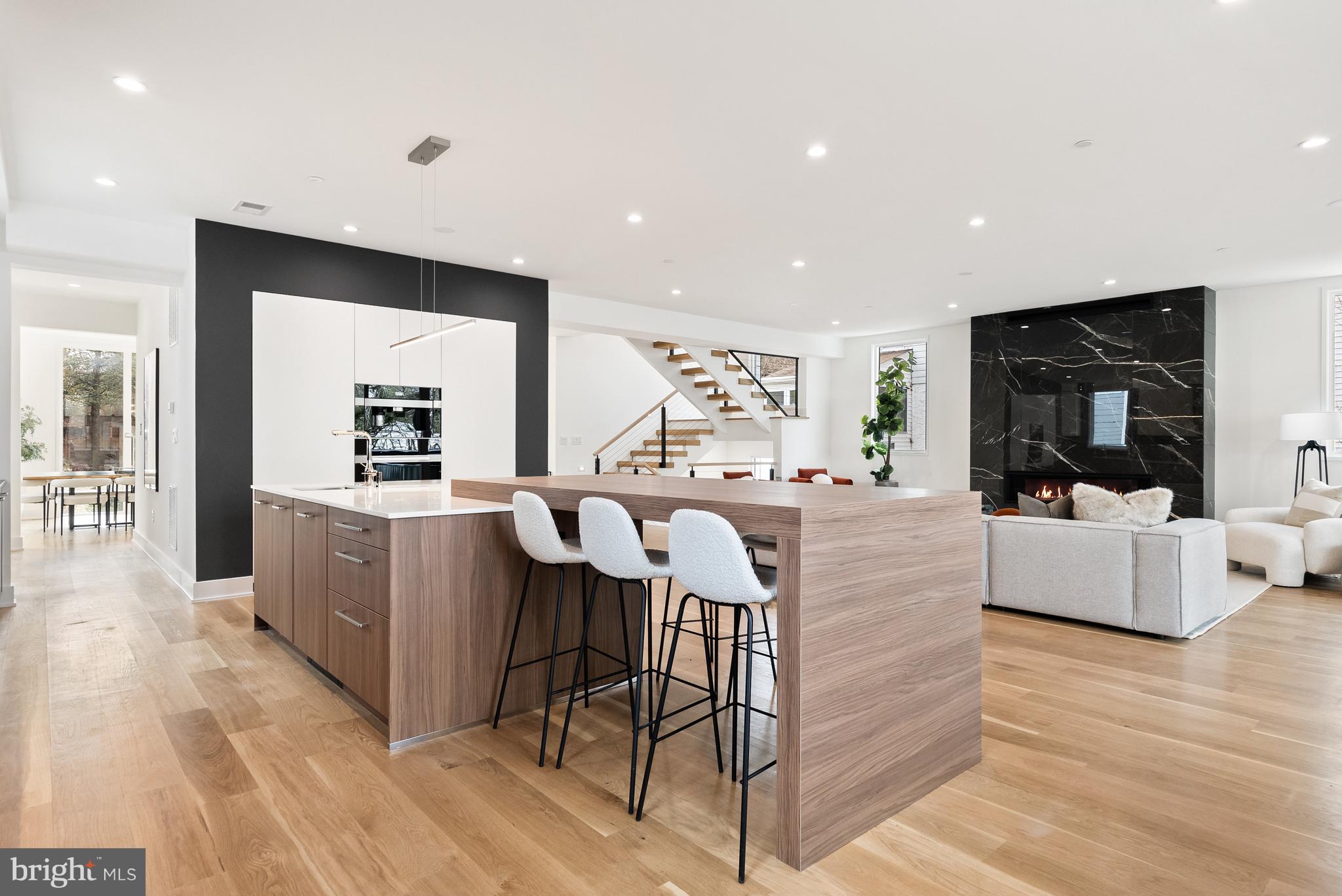 CHEVY CHASE - Residential