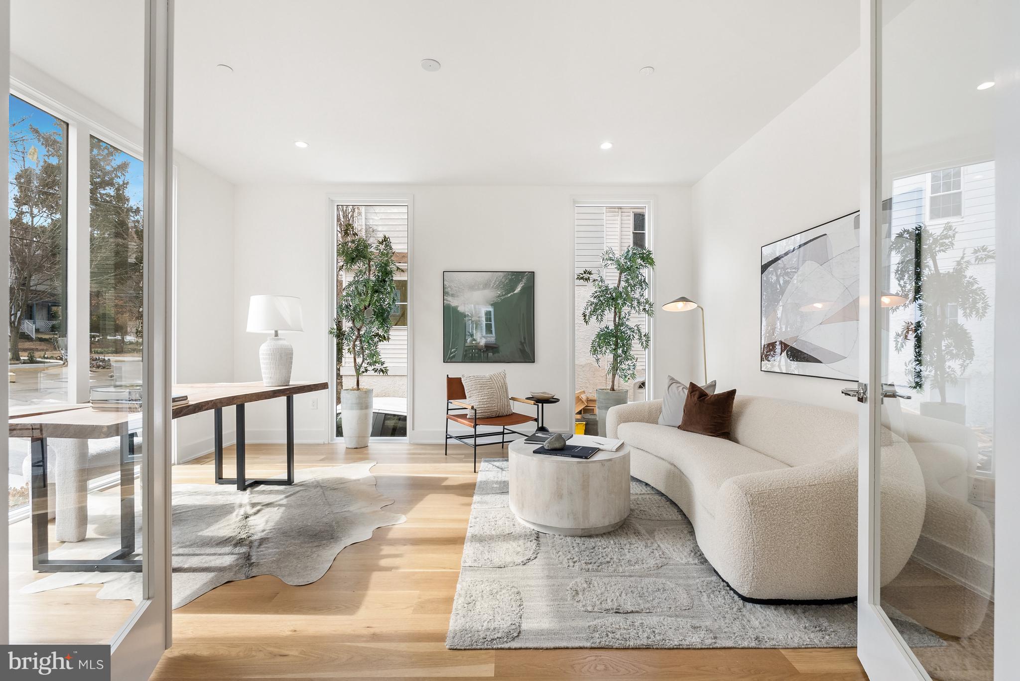 CHEVY CHASE - Residential