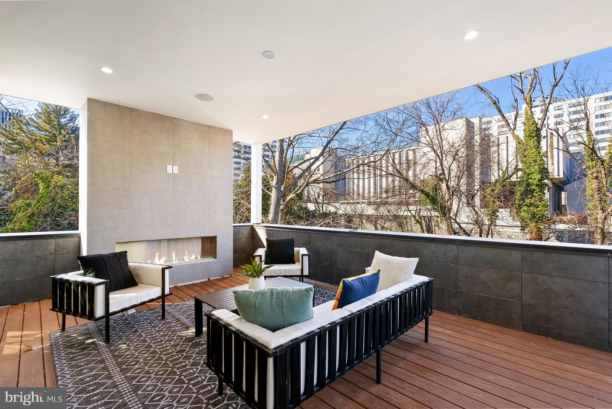 CHEVY CHASE - Residential