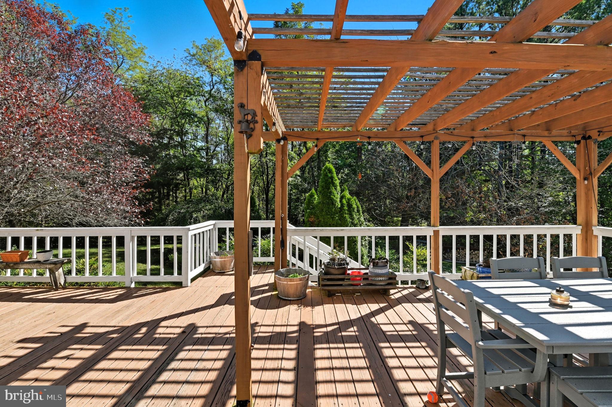 CREEKSIDE - Residential