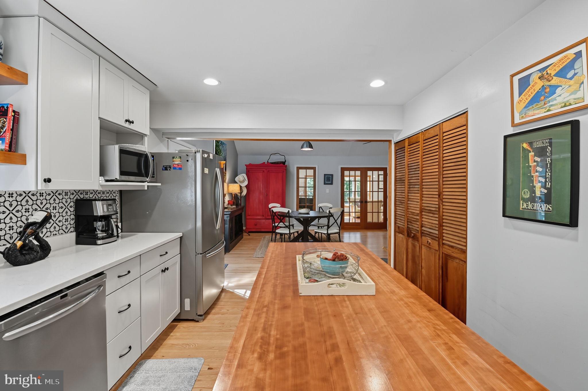 CREEKSIDE - Residential