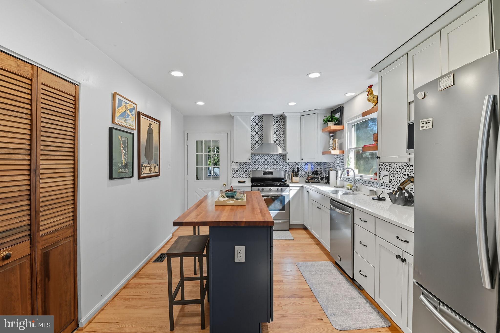 CREEKSIDE - Residential