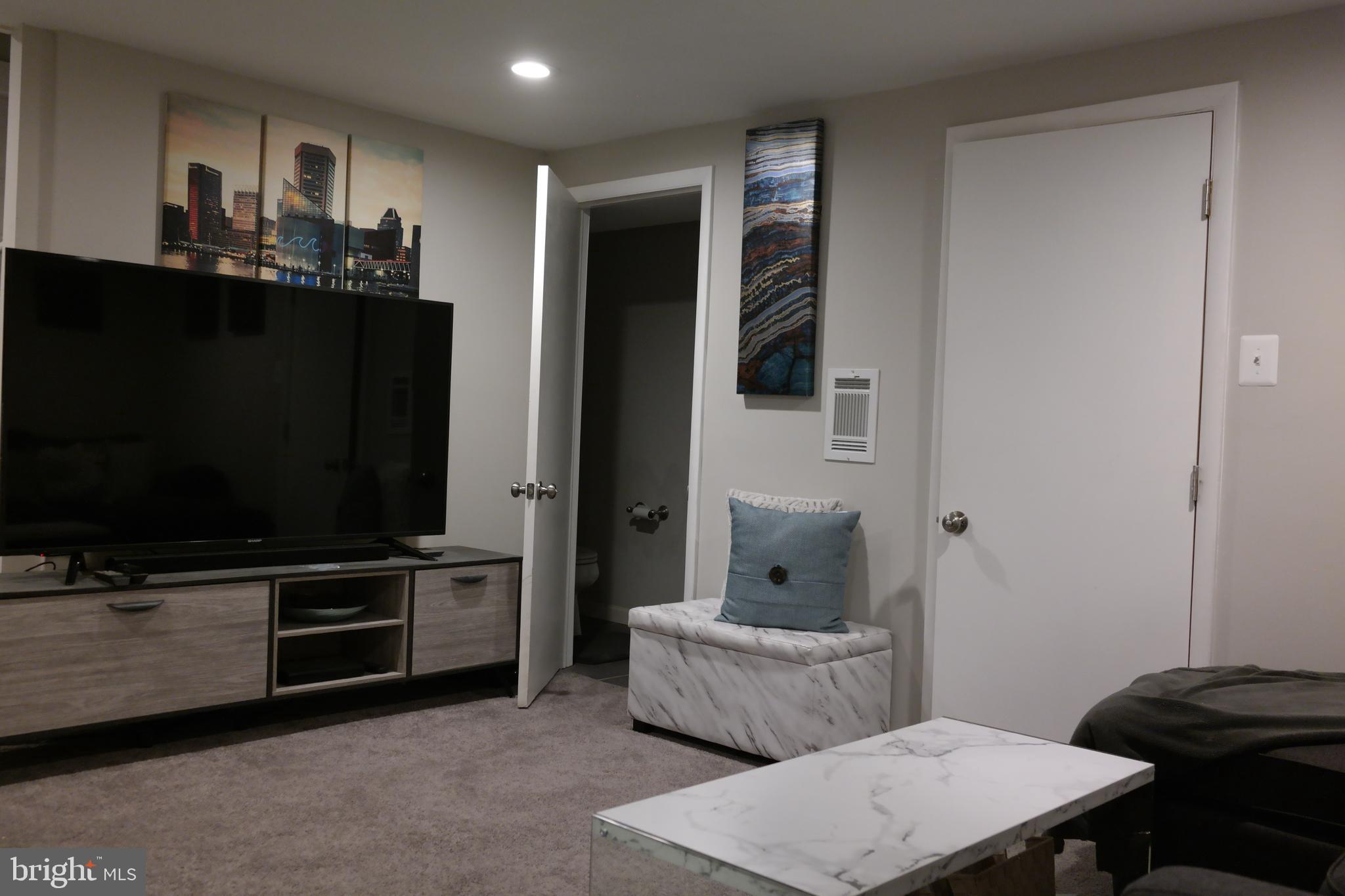 IDLEWOOD - Residential