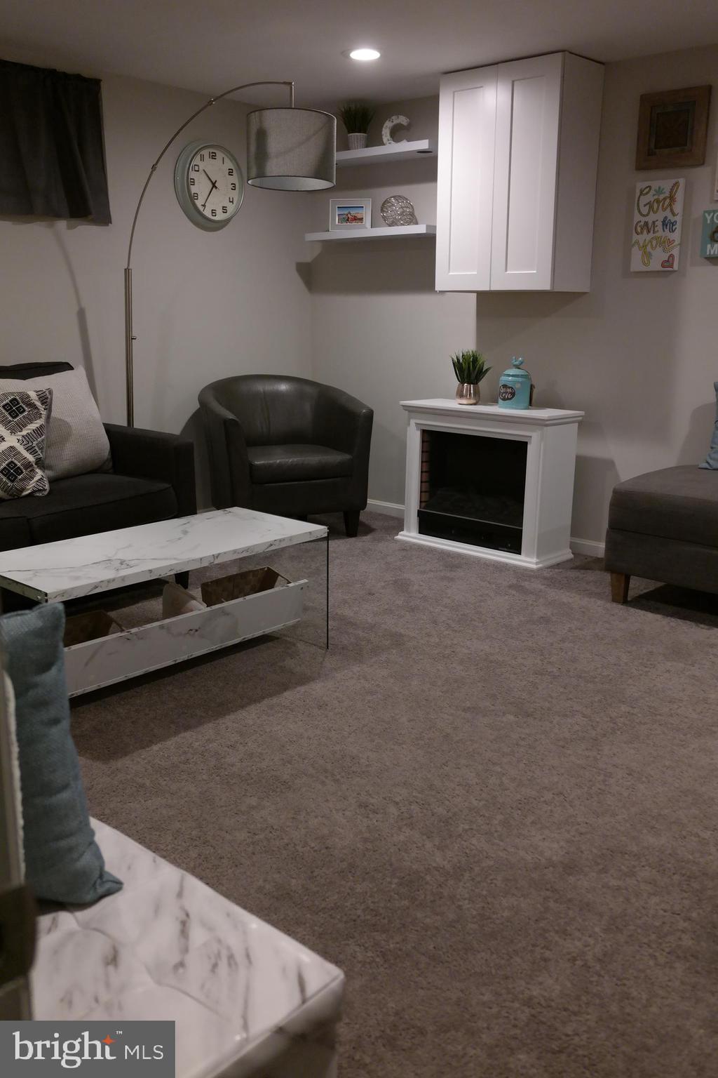 IDLEWOOD - Residential