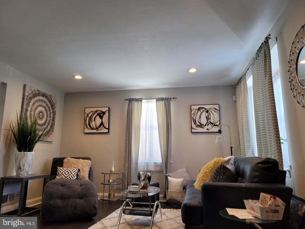 IDLEWOOD - Residential