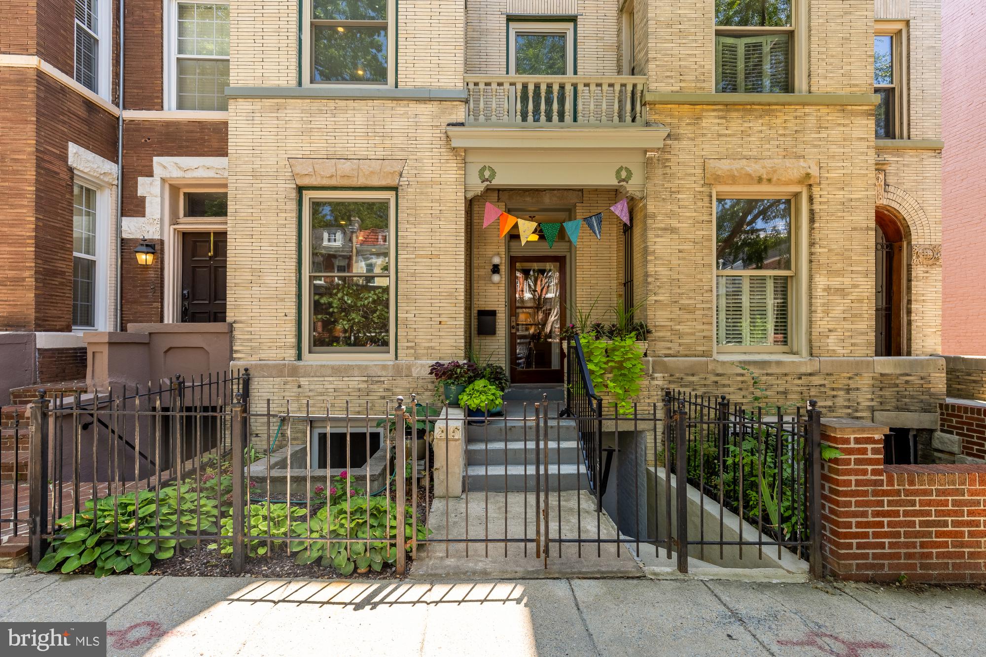 82 V STREET NW