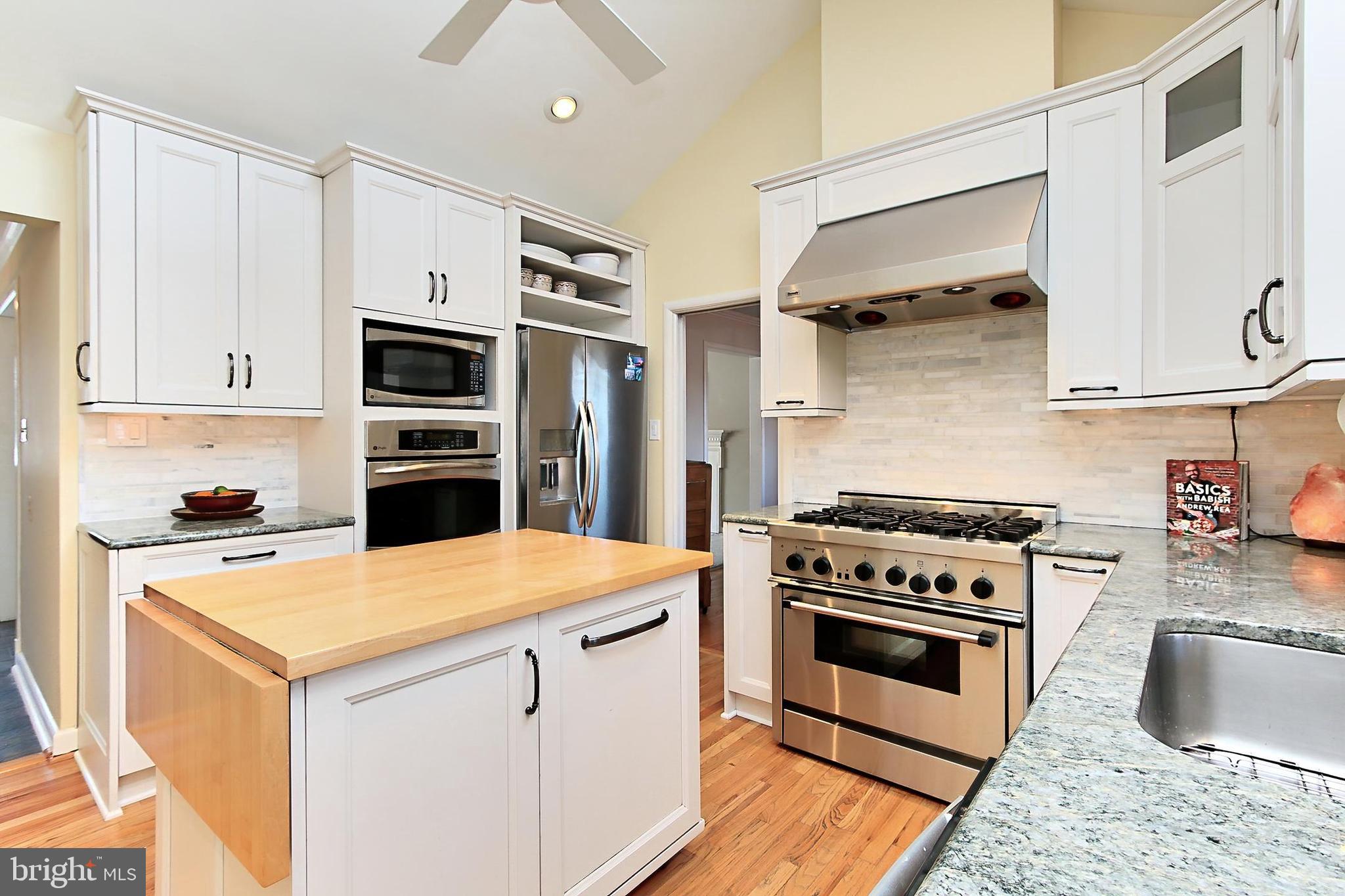 GOLF CLUB MANOR - Residential