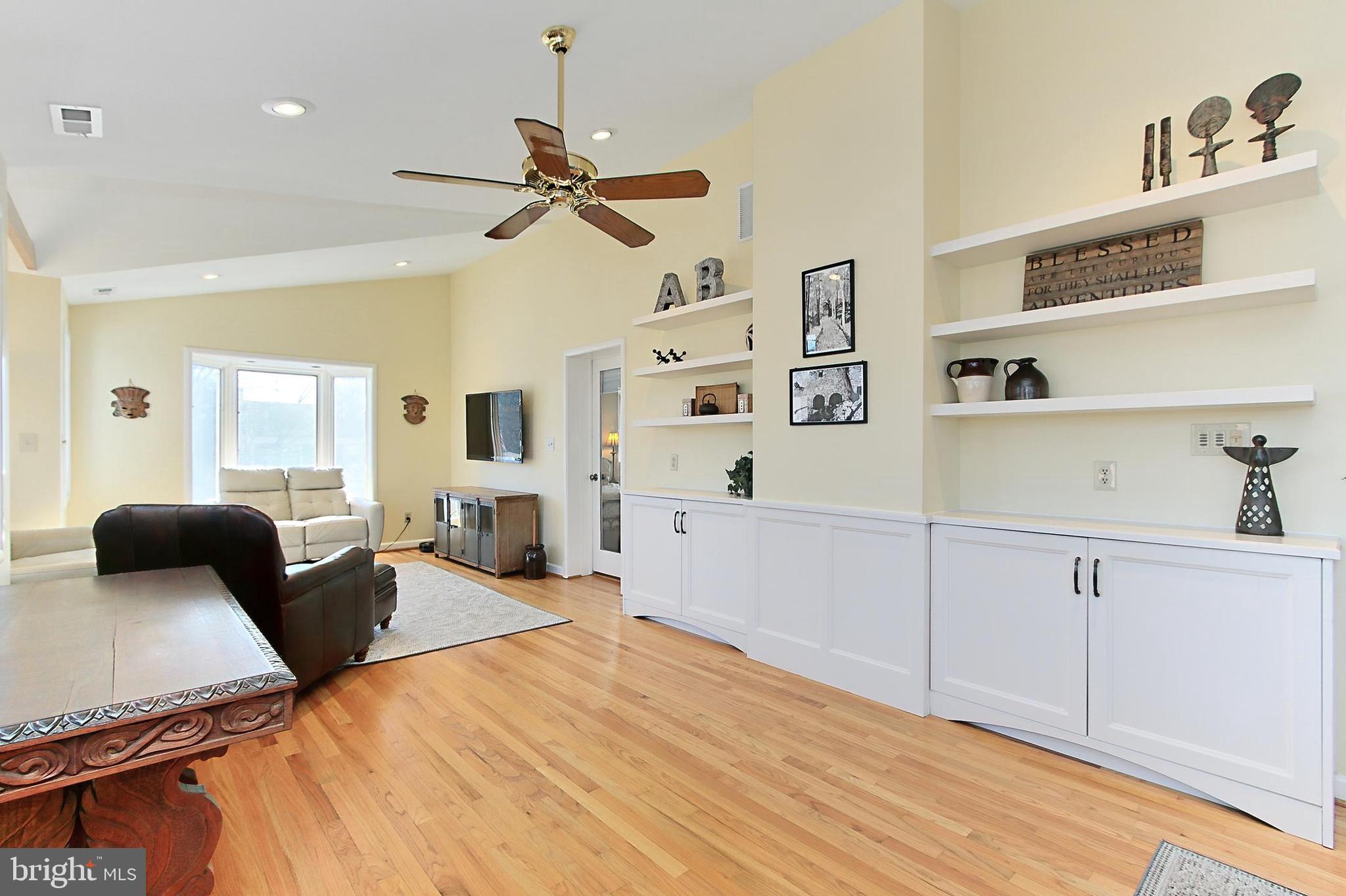 GOLF CLUB MANOR - Residential