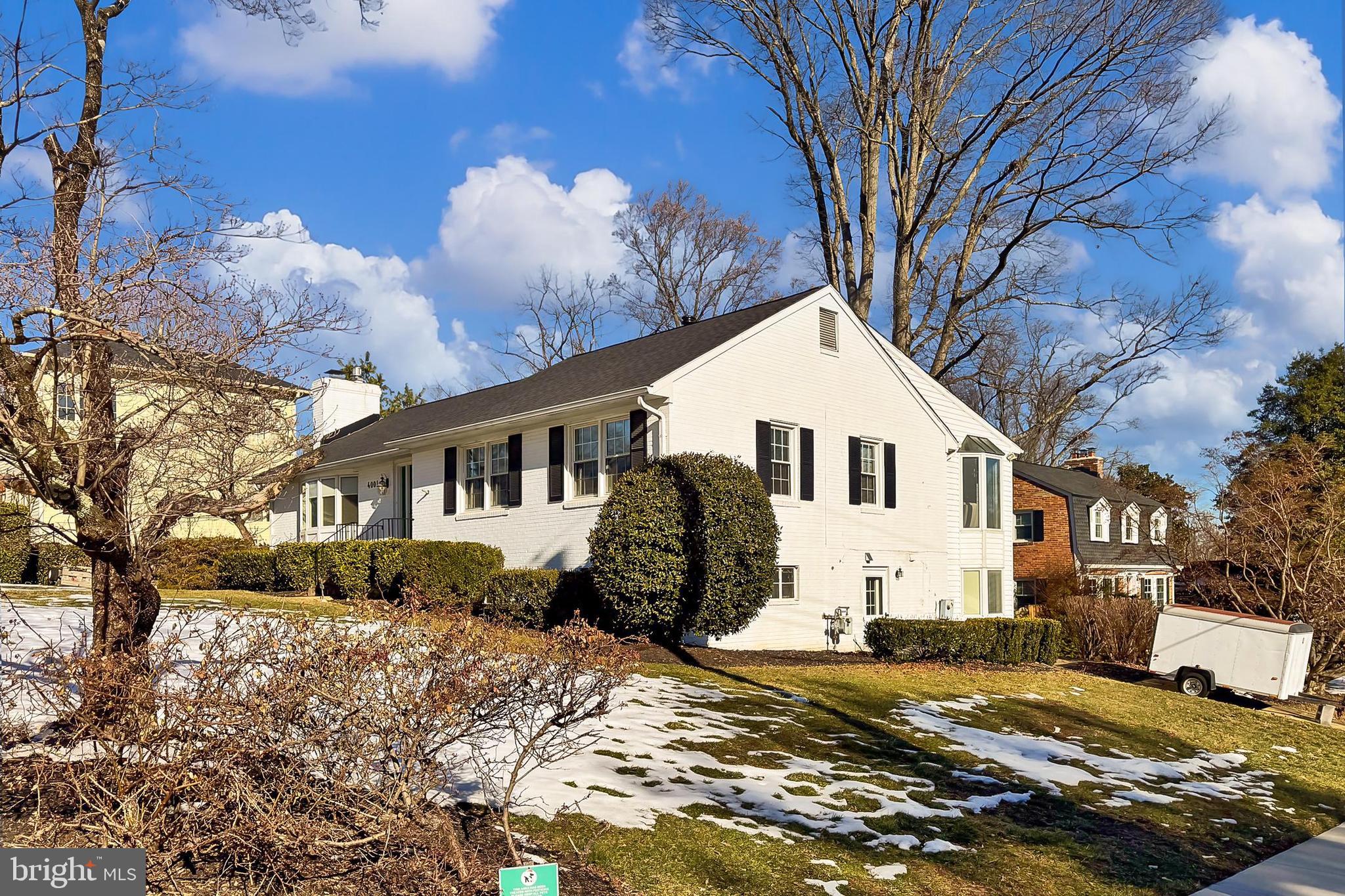 GOLF CLUB MANOR - Residential