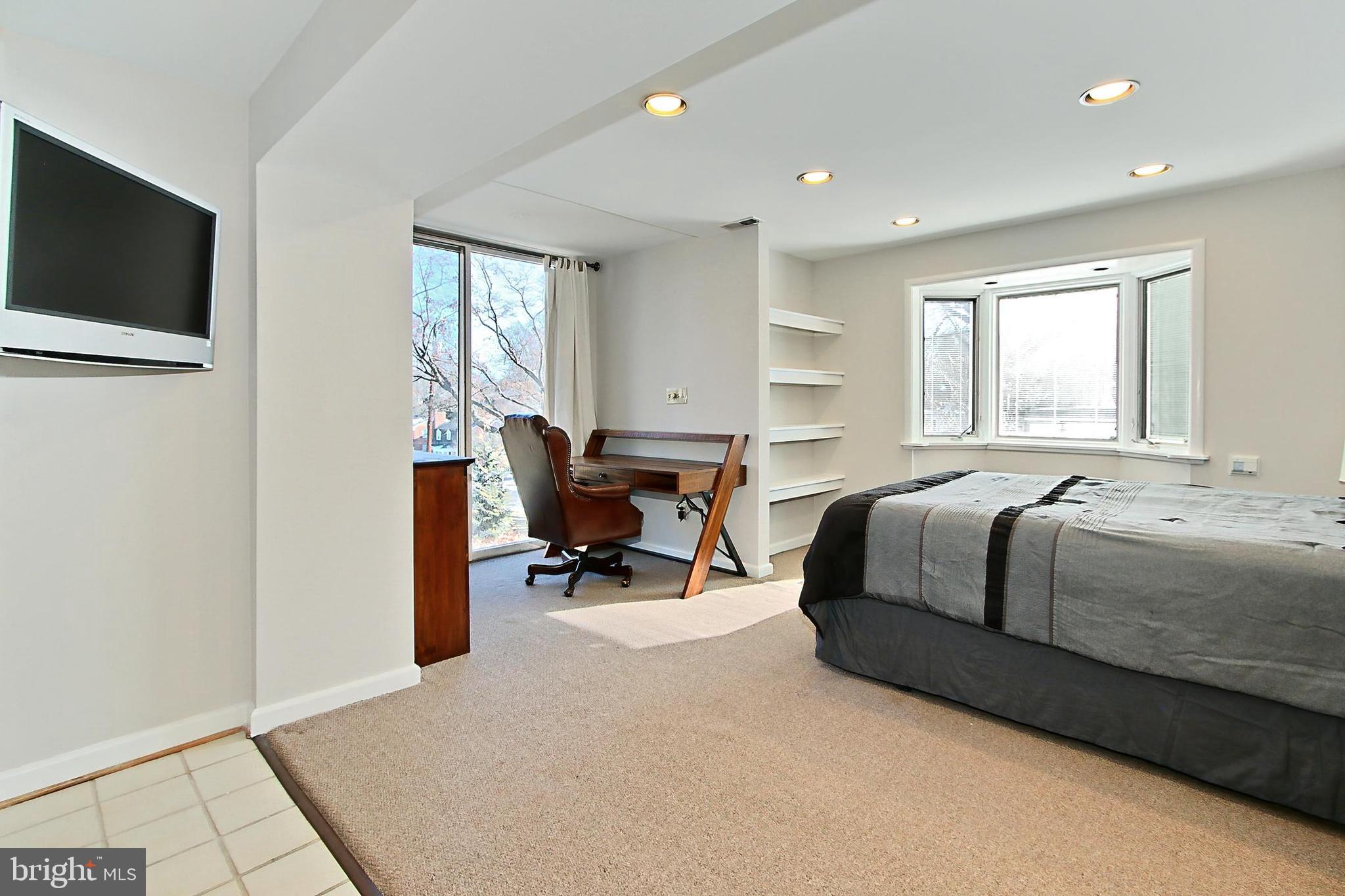 GOLF CLUB MANOR - Residential