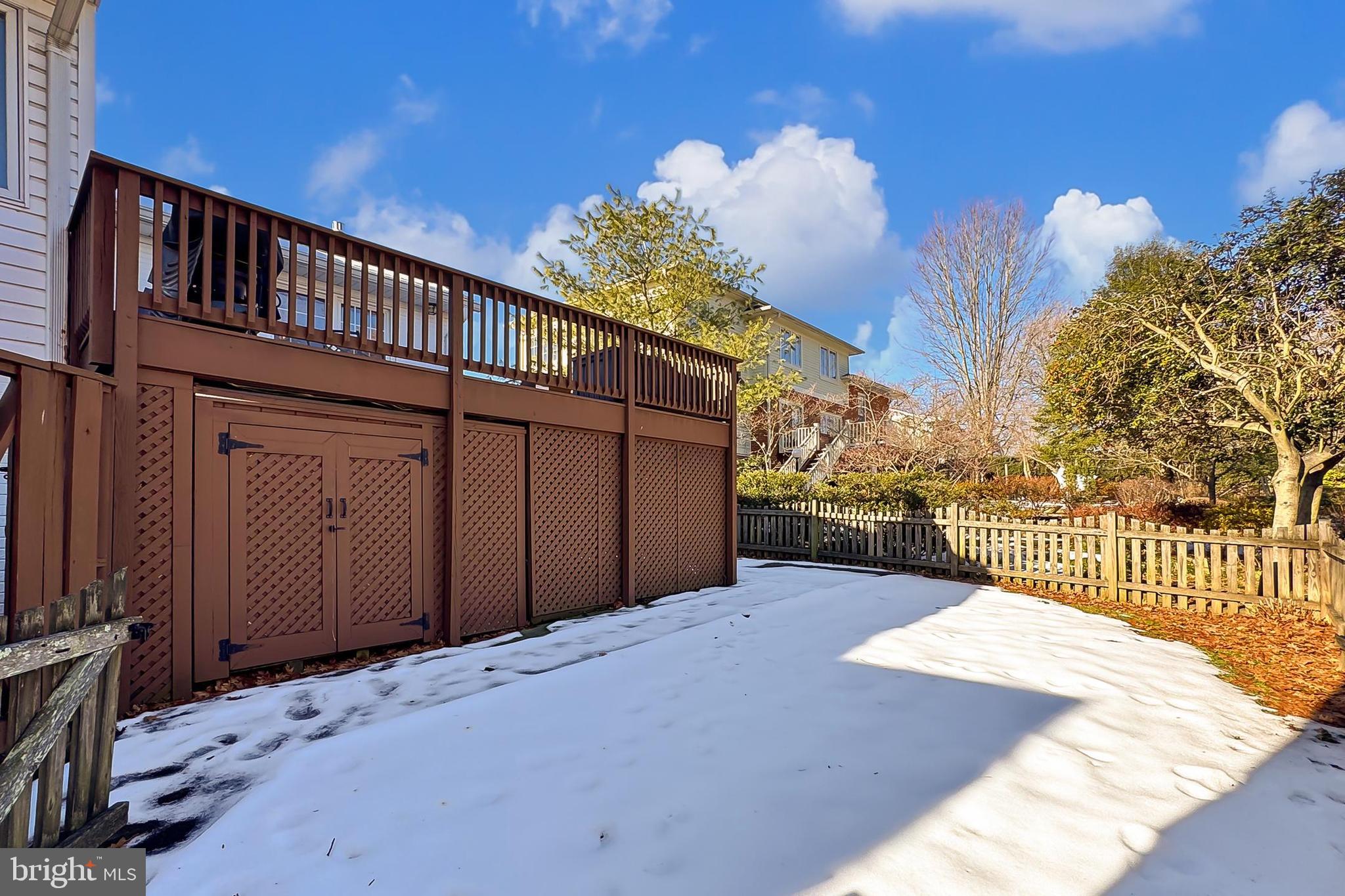 GOLF CLUB MANOR - Residential