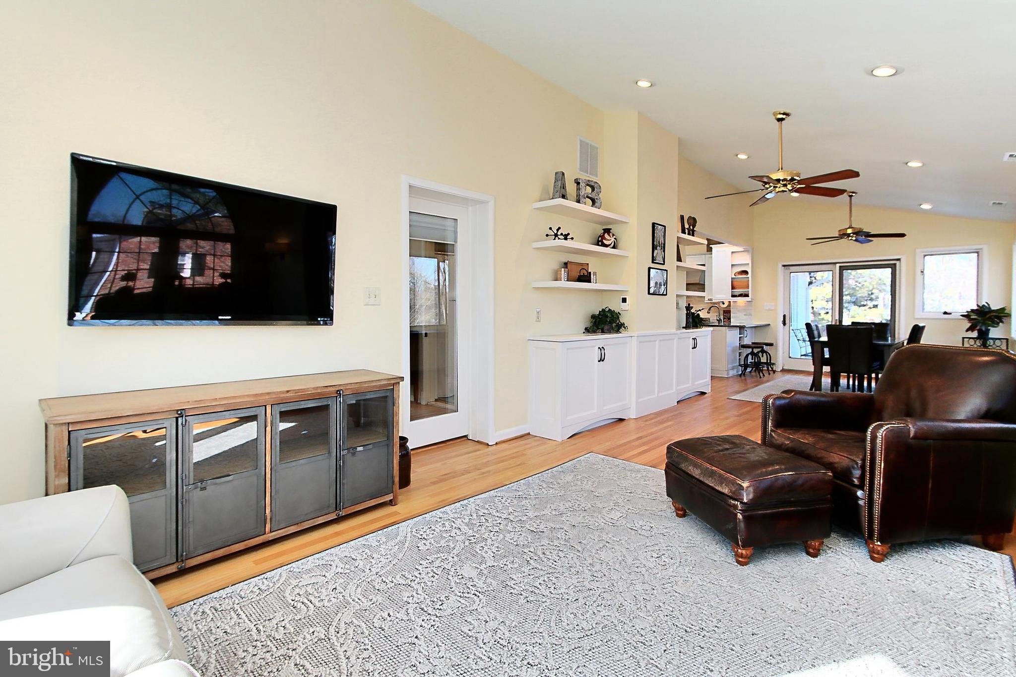 GOLF CLUB MANOR - Residential