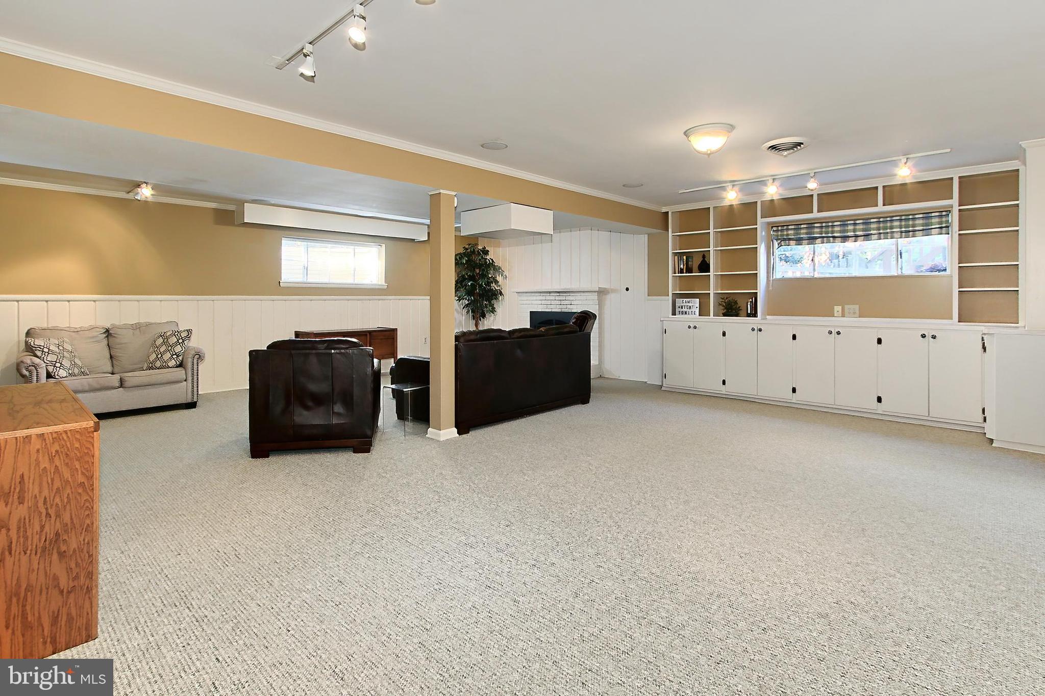 GOLF CLUB MANOR - Residential