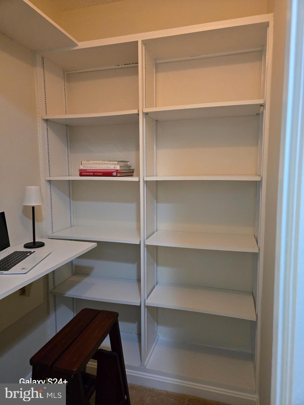 MONTEBELLO - Residential