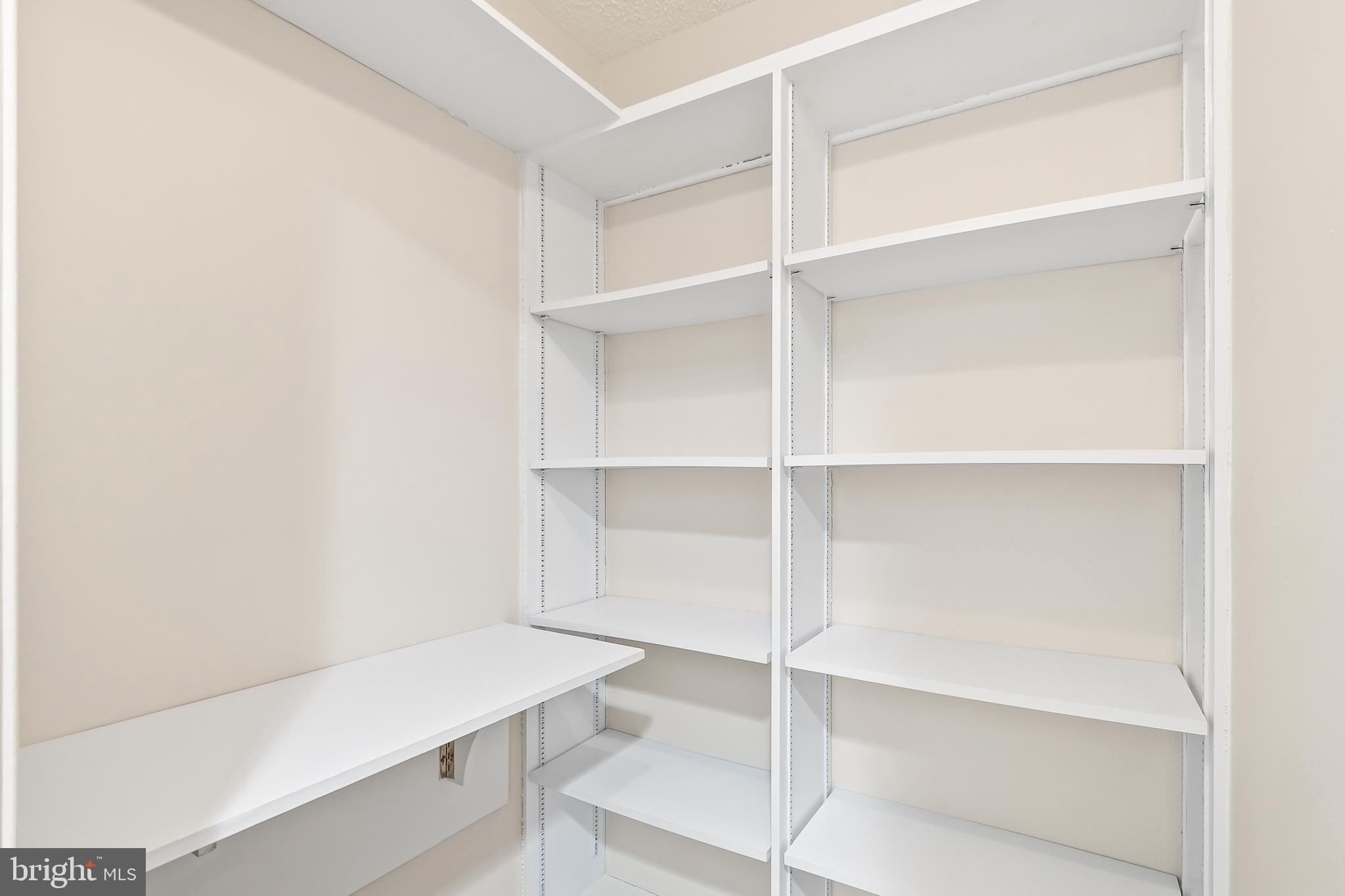 MONTEBELLO - Residential