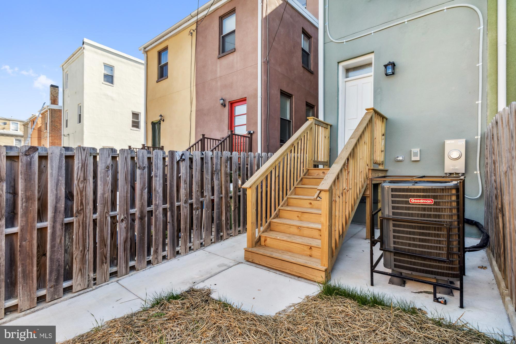 JOHNSTON SQUARE - Residential