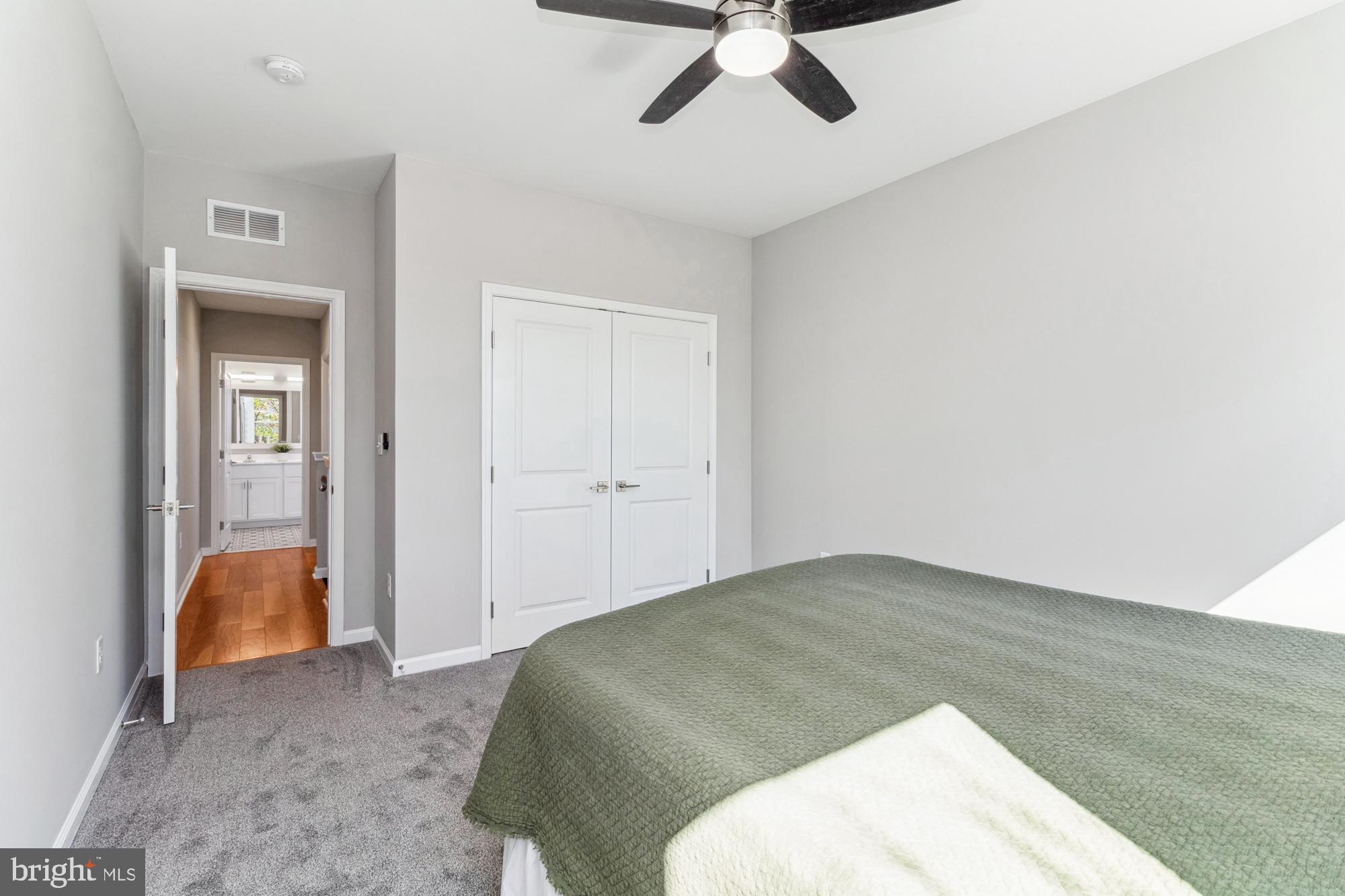 JOHNSTON SQUARE - Residential