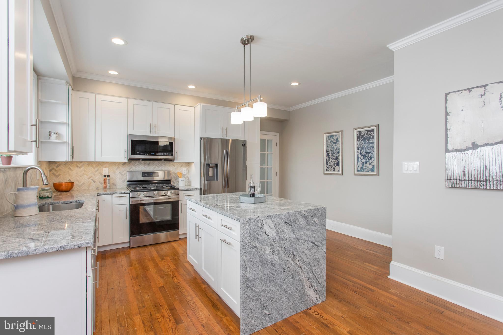 ROXBOROUGH - Residential