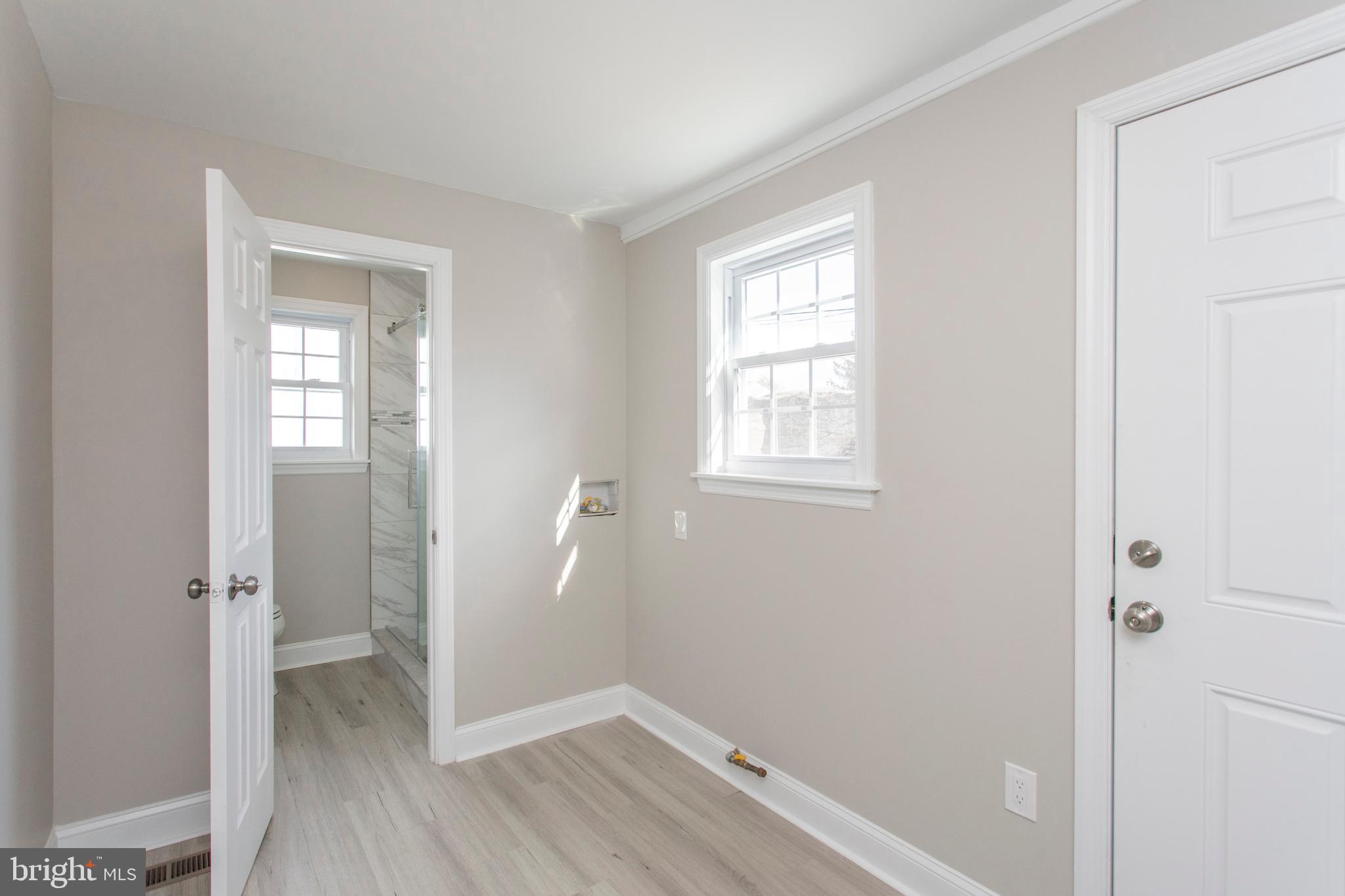 ROXBOROUGH - Residential