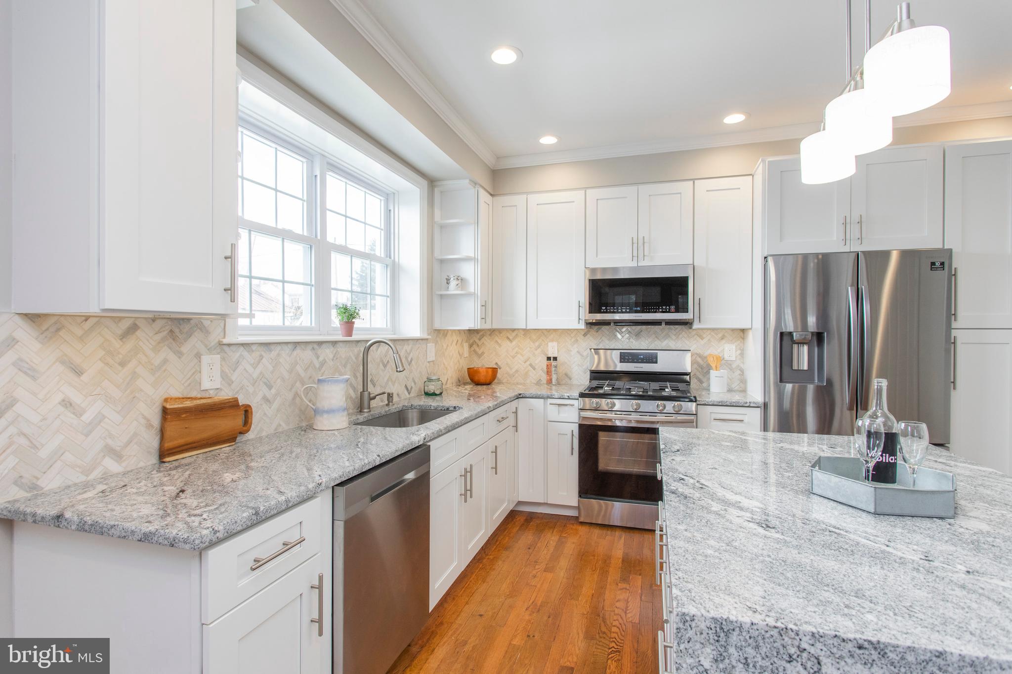 ROXBOROUGH - Residential