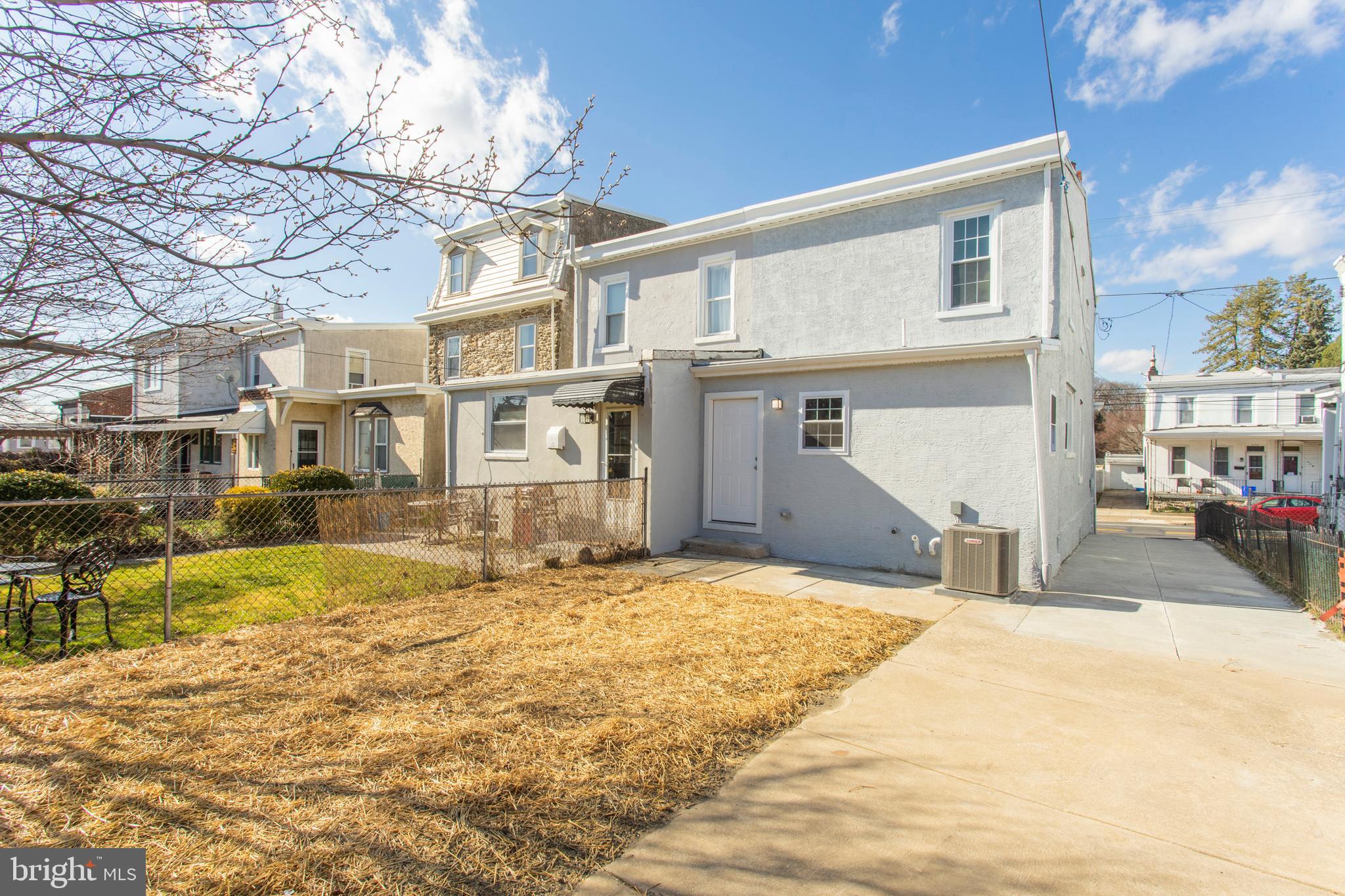 ROXBOROUGH - Residential