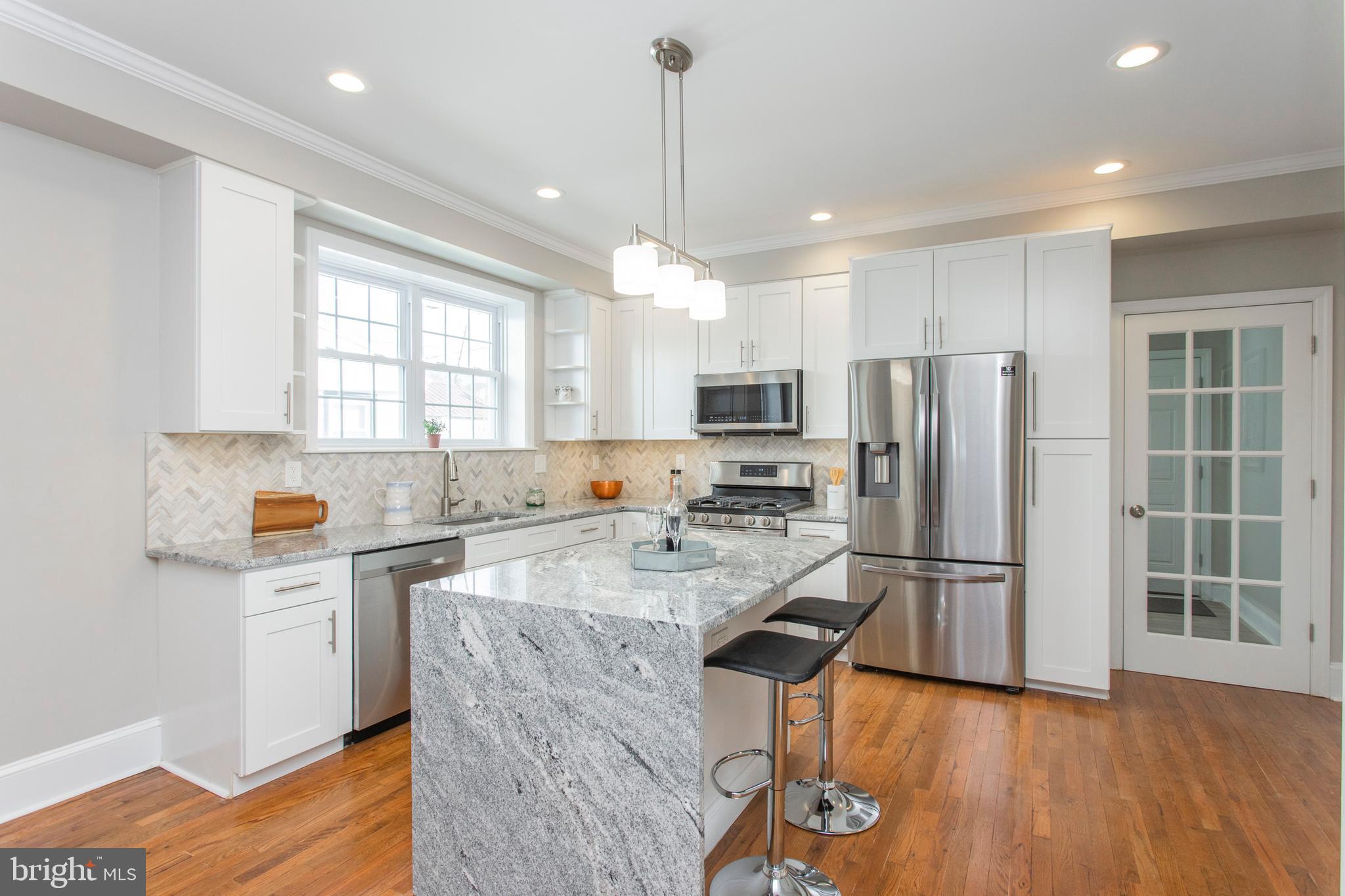 ROXBOROUGH - Residential