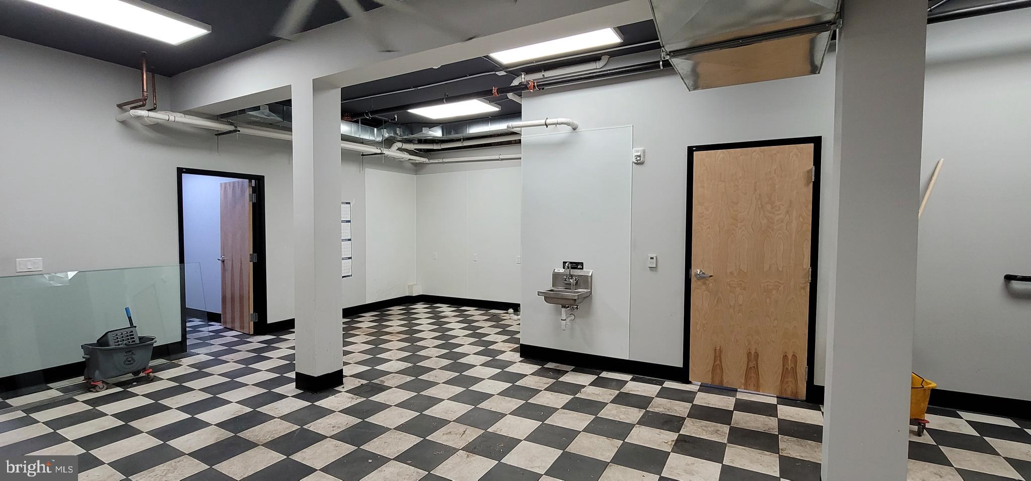 READING - Commercial Sale