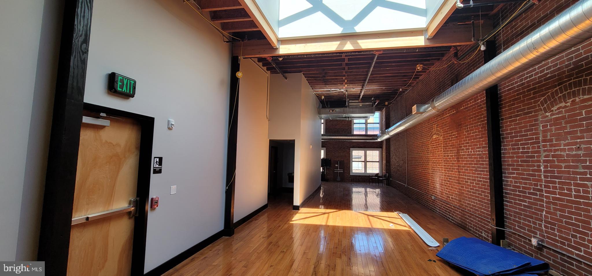 READING - Commercial Sale