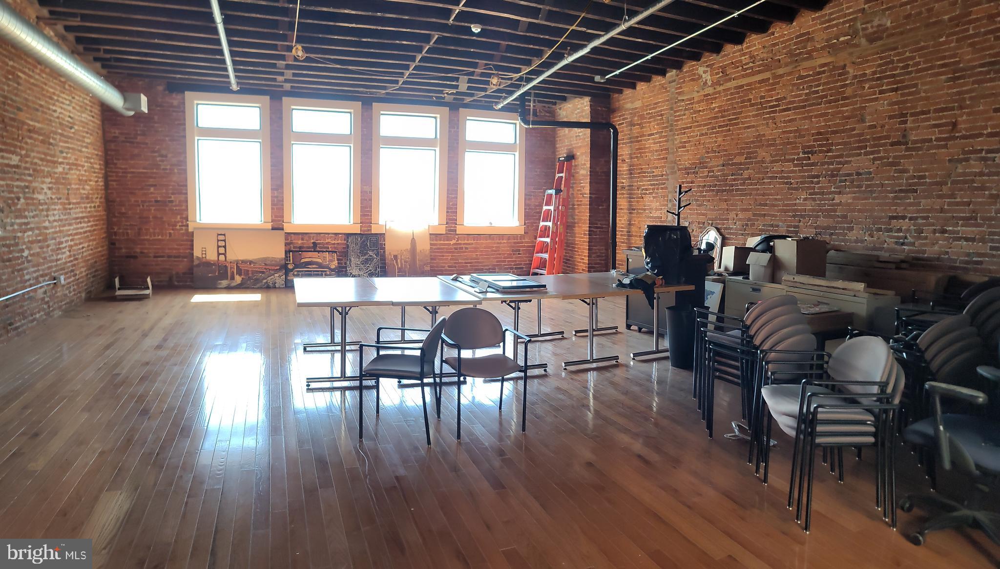 READING - Commercial Sale