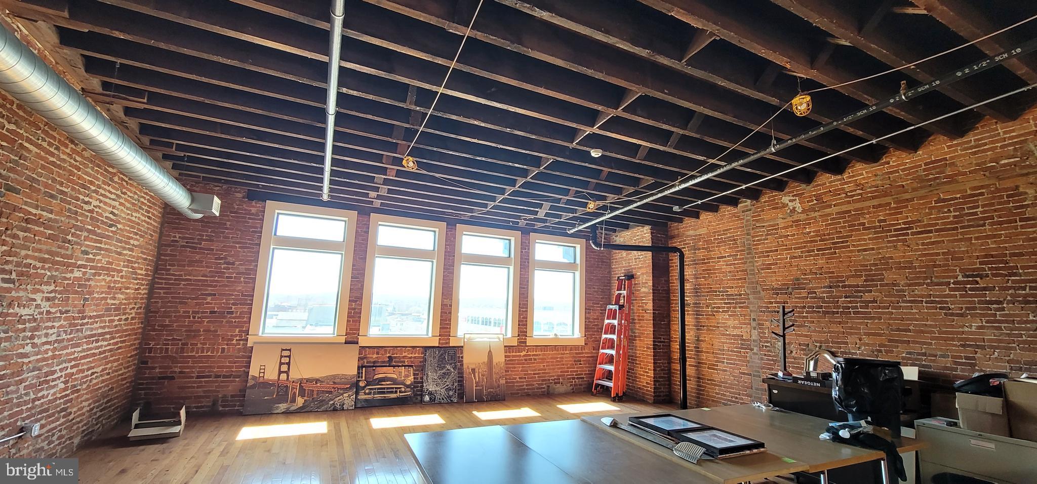 READING - Commercial Sale