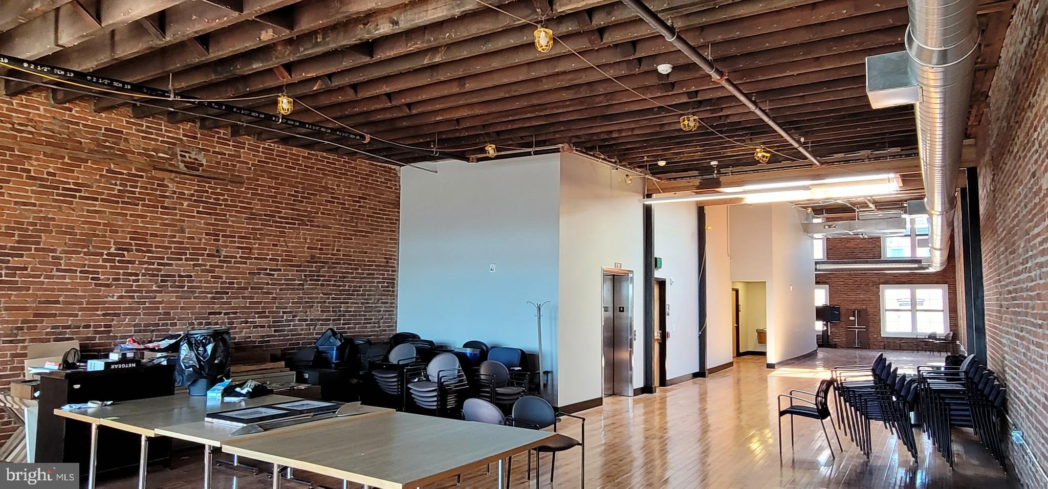 READING - Commercial Sale