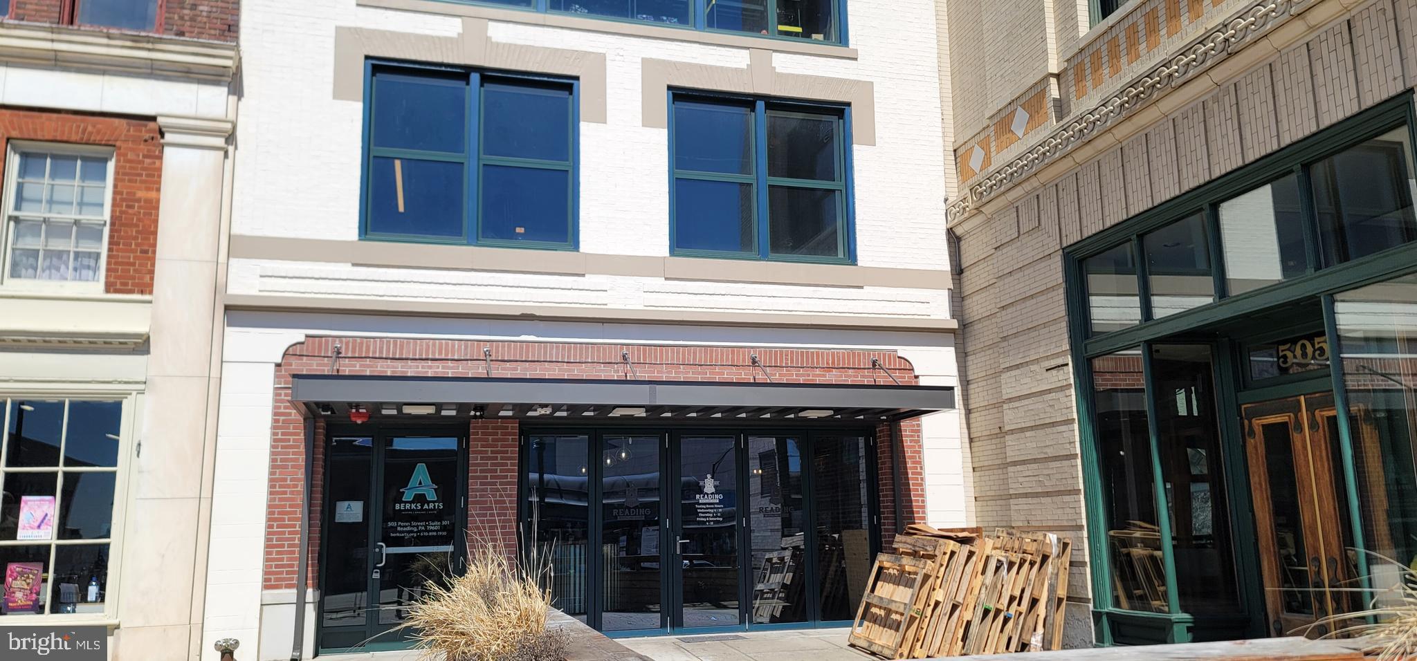 READING - Commercial Sale