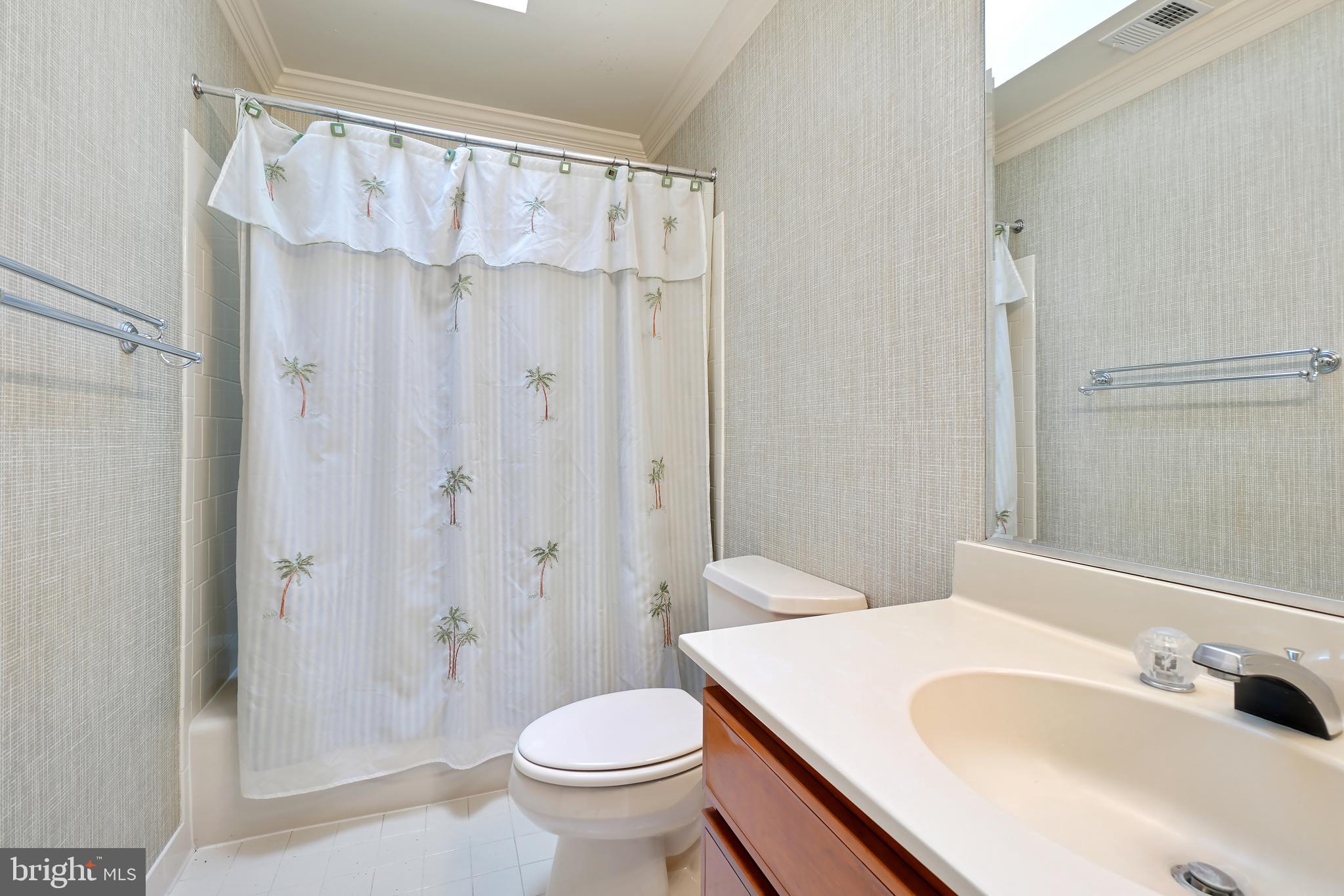 LAKE POTOMAC - Residential