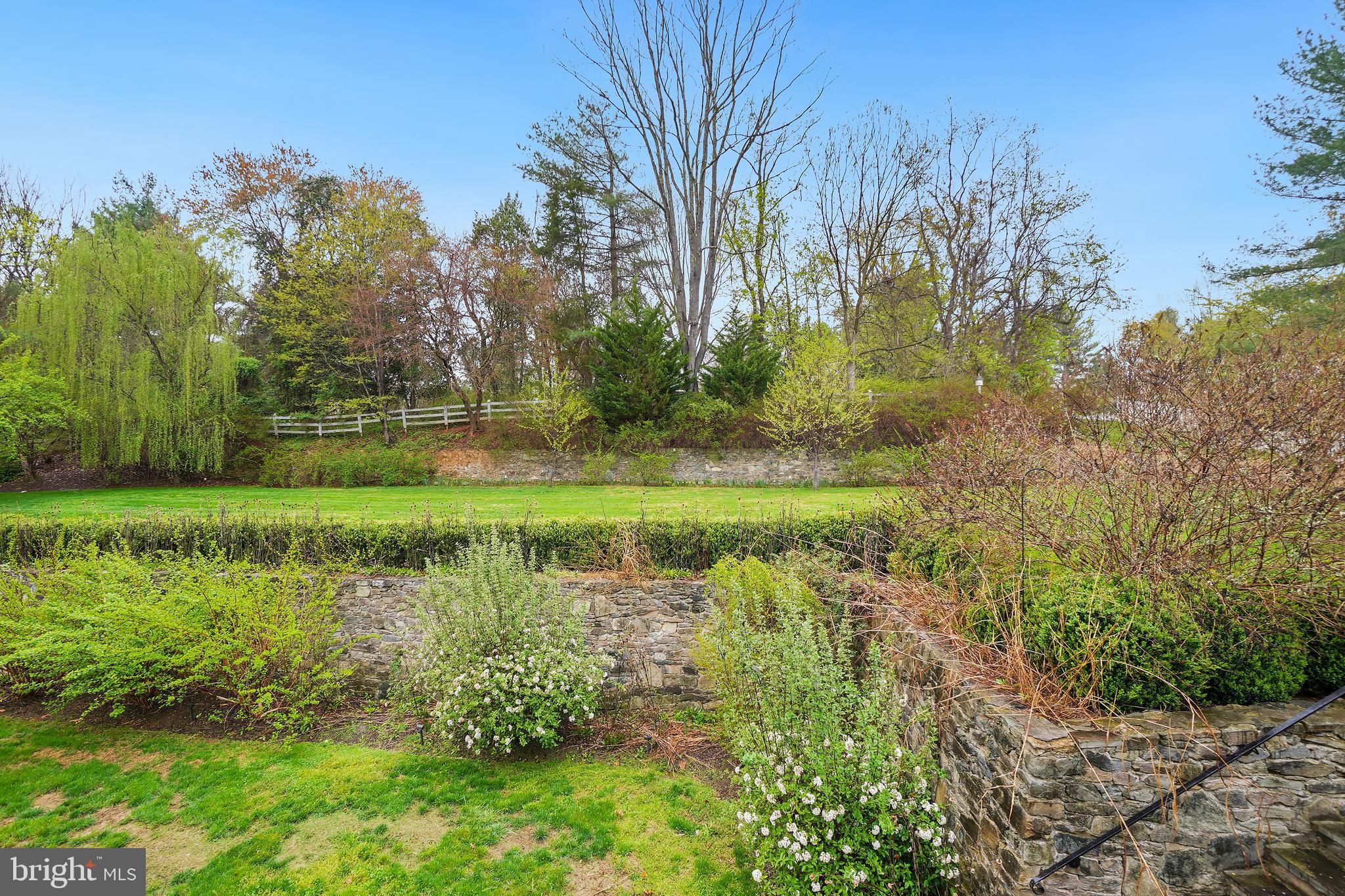 LAKE POTOMAC - Residential