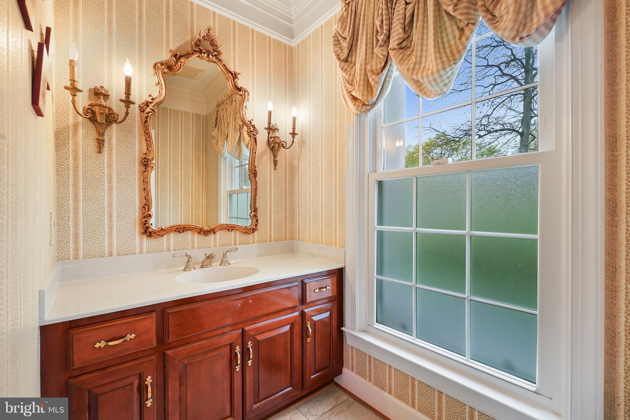 LAKE POTOMAC - Residential