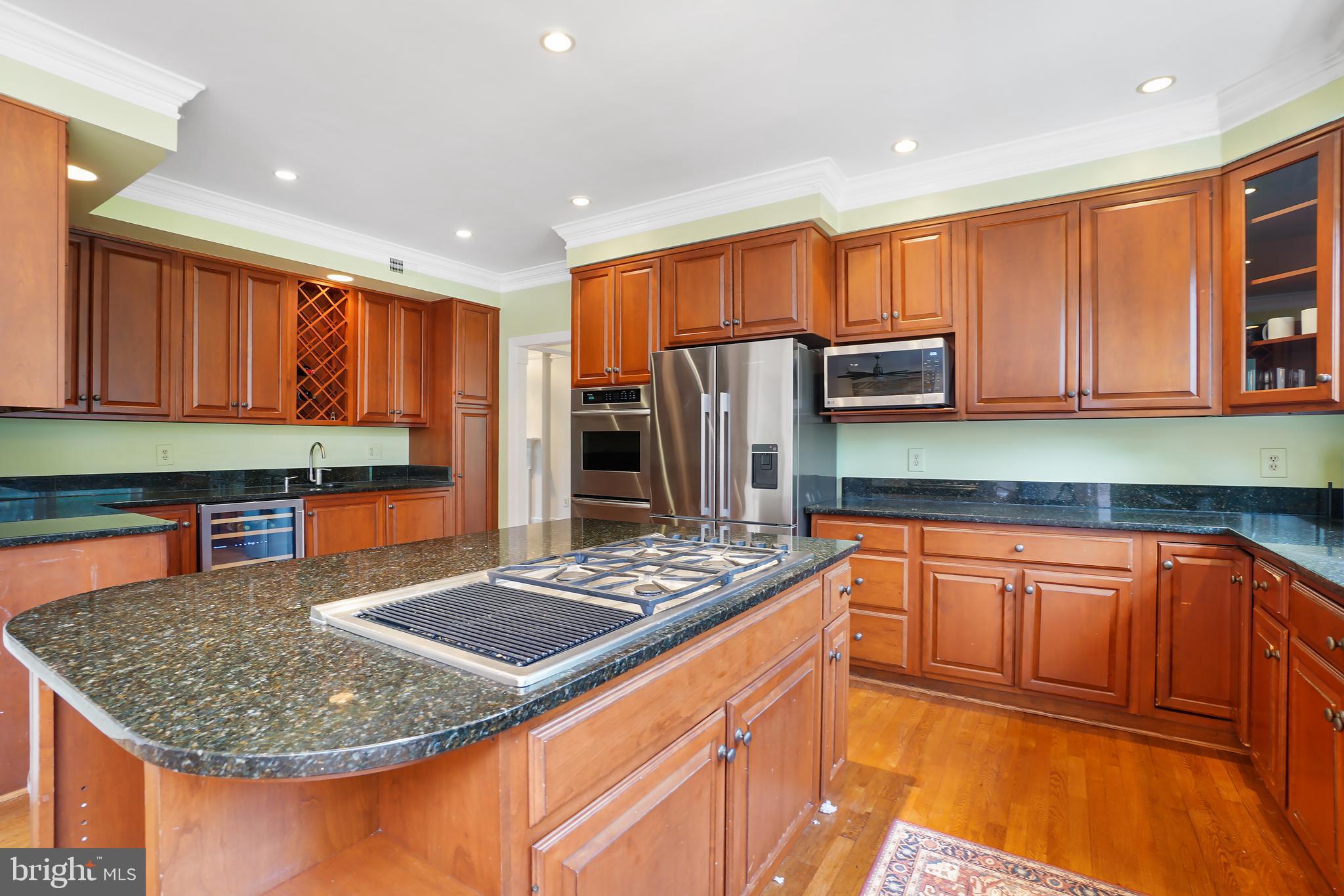 LAKE POTOMAC - Residential